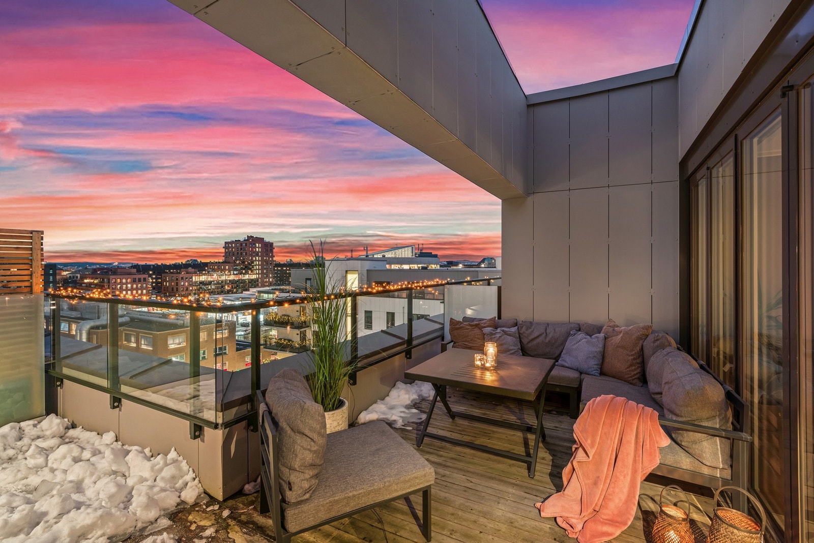 Leiligheten har en sentral og tilbaketrukket beliggenhet på Ensjø, med kort vei til alt man trenger i hverdagen. Galleribilde