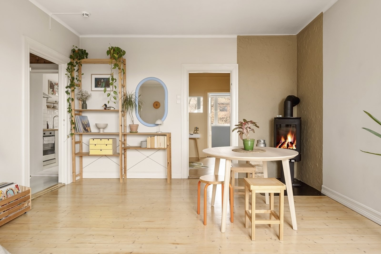 Gjennomgående heltregulv. Galleribilde