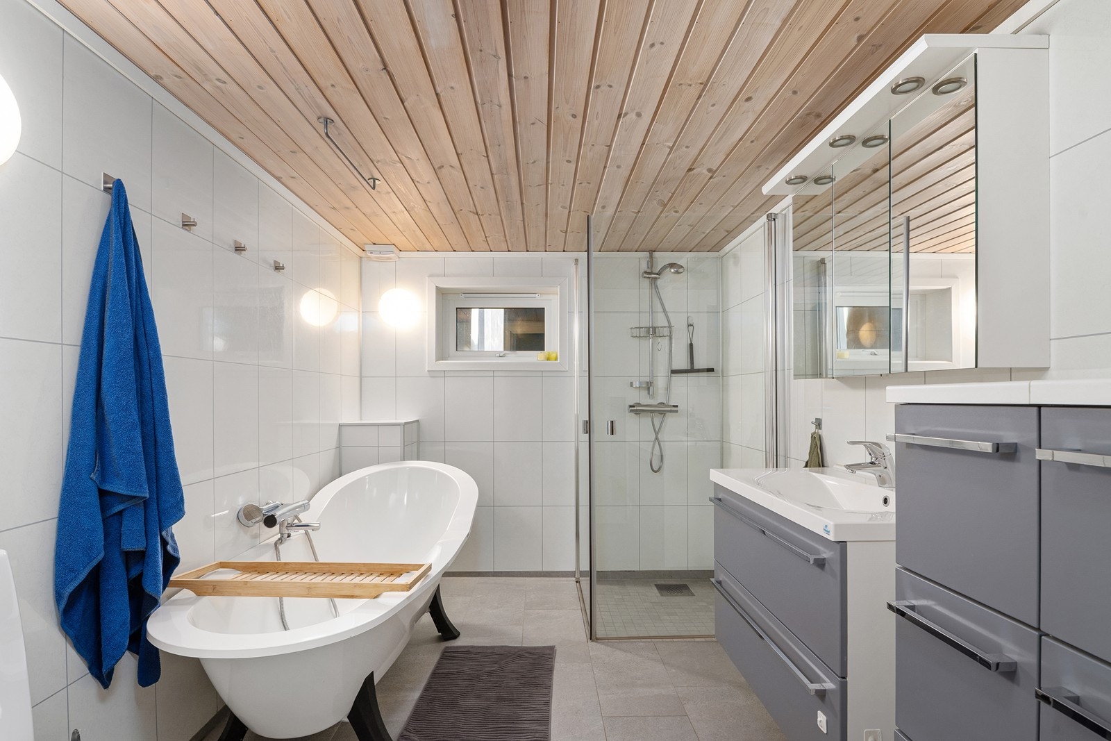 Bad ble pusset opp av forrige eier i 2020 (Ikke byggegodkjent) Galleribilde