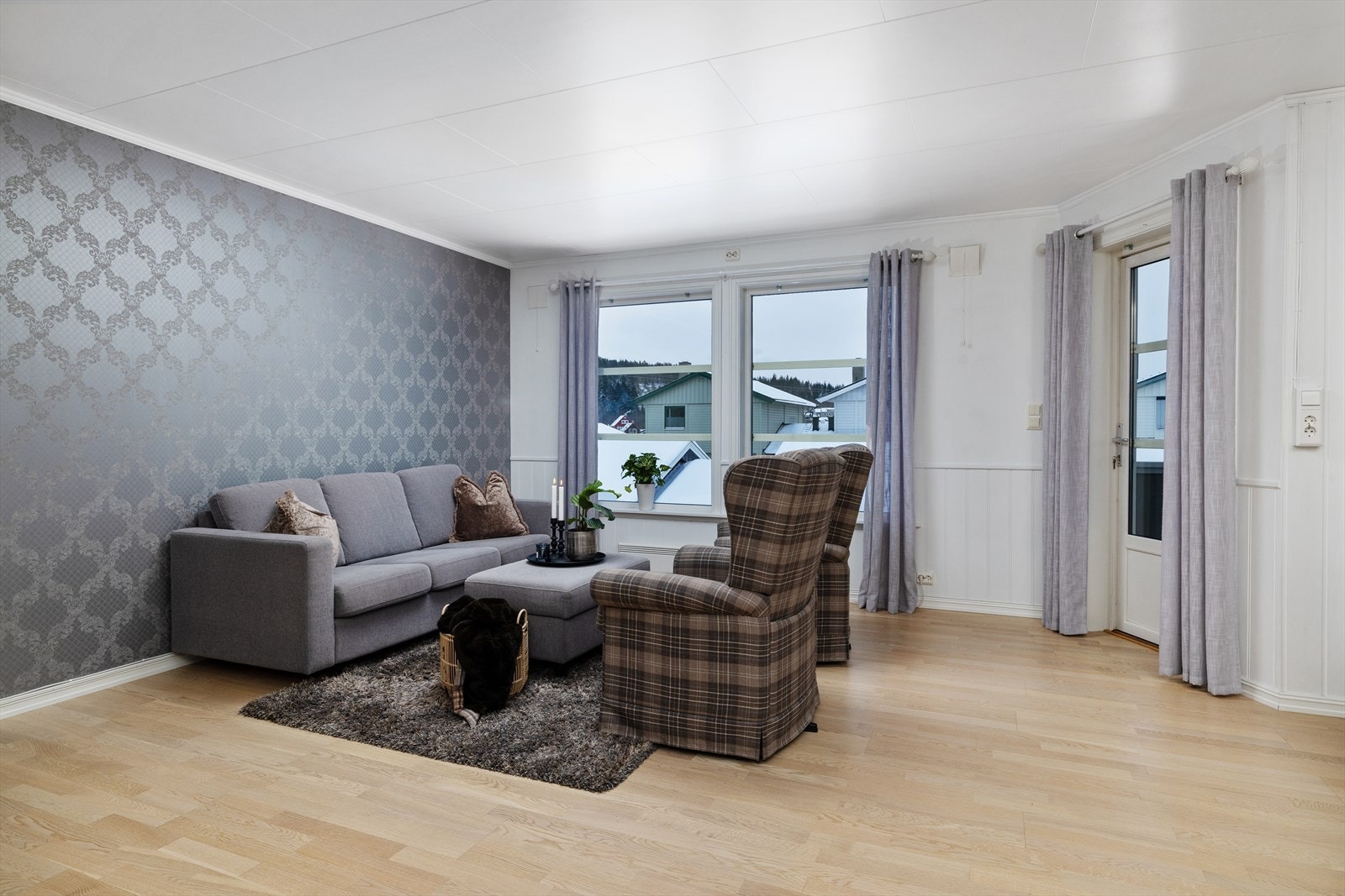 Fra stuen er det direkte utgang til balkongen Galleribilde