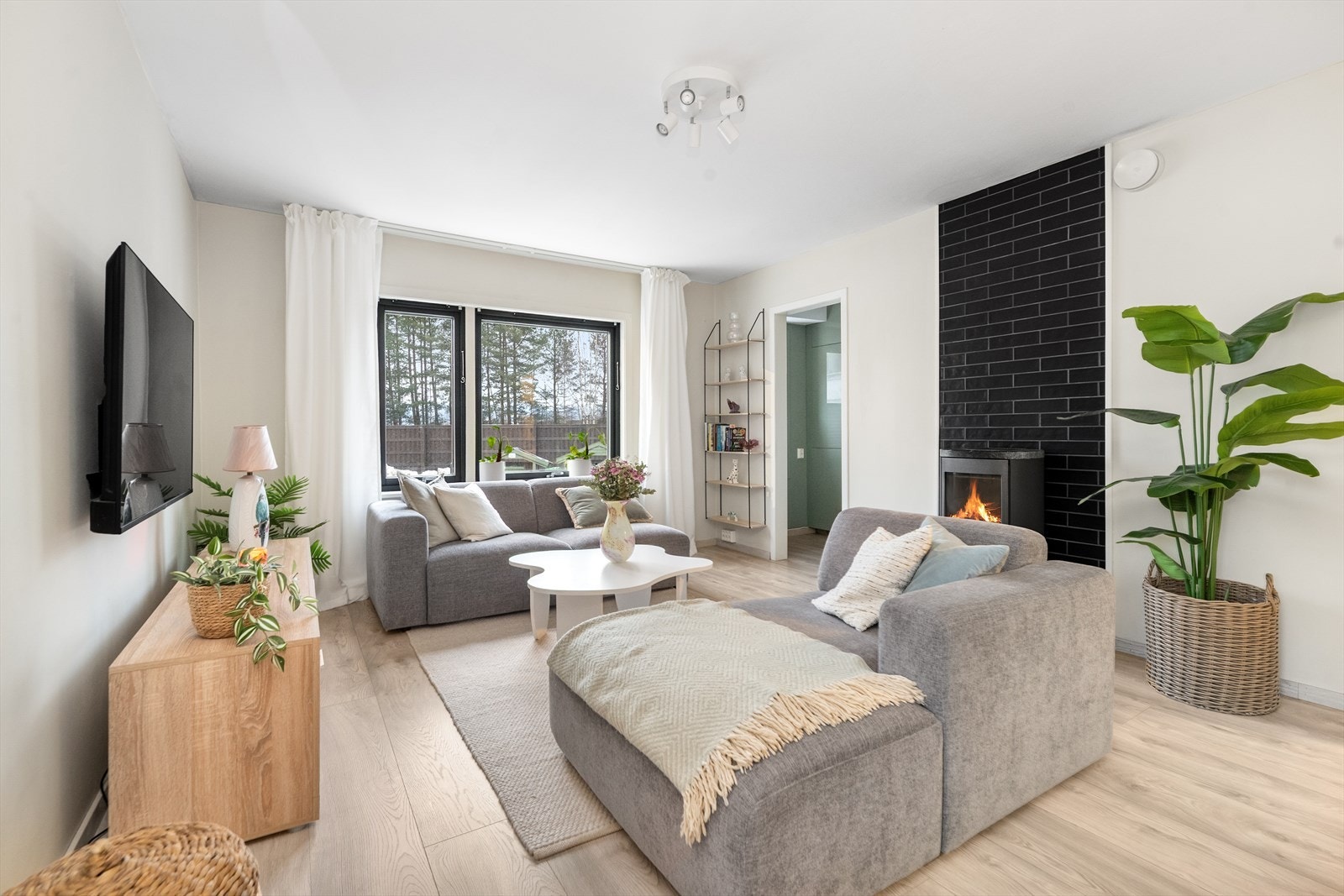 EiendomsMegler1 v/Isabell Heidenreich-Riis presenterer Moflatvegen 3! Galleribilde