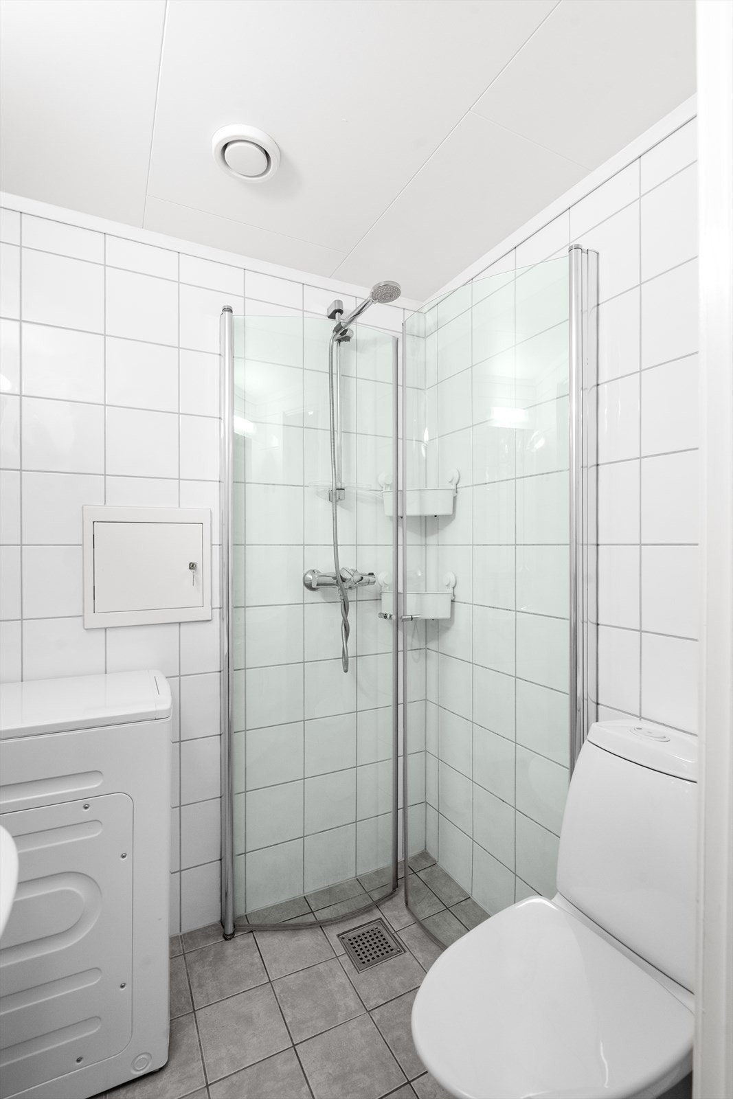 Badet har også toalett samt opplegg for vaskemaskin. Galleribilde