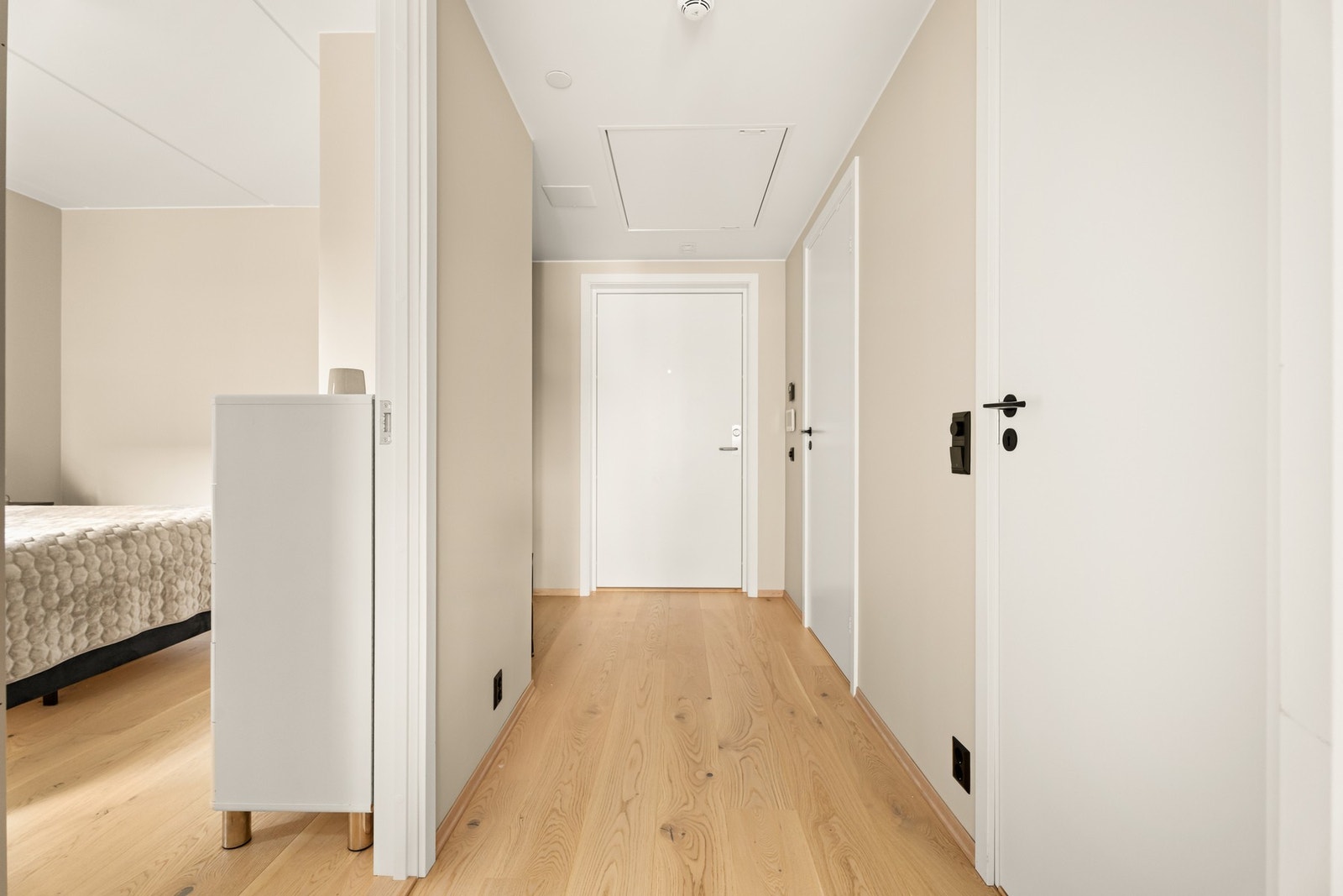 Gangen har en fin tilknytning til alle rom i leiligheten. Galleribilde