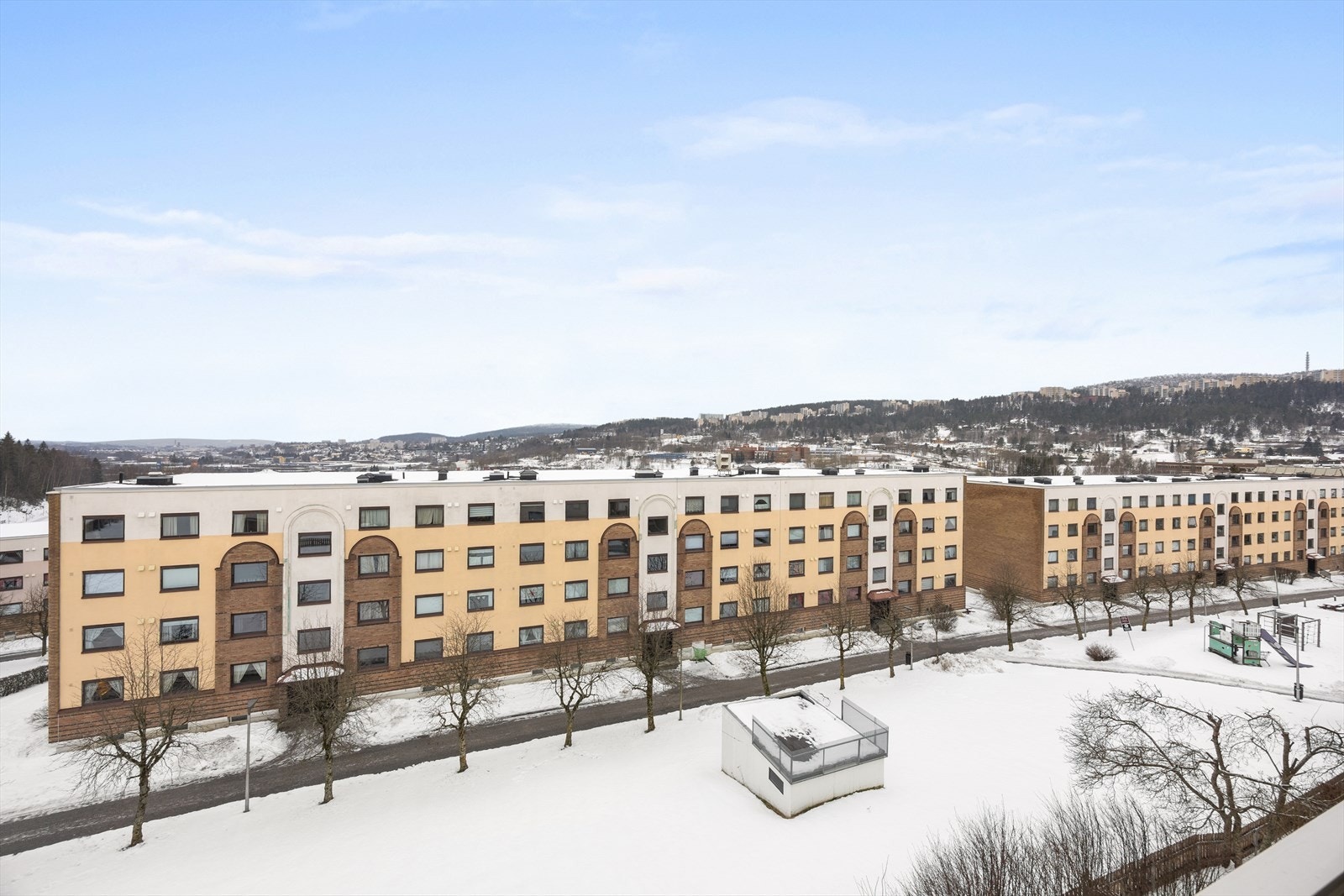 Stovner Senter med sitt rike utvalg av butikker og tjenester ligger kun 8 minutter unna Galleribilde