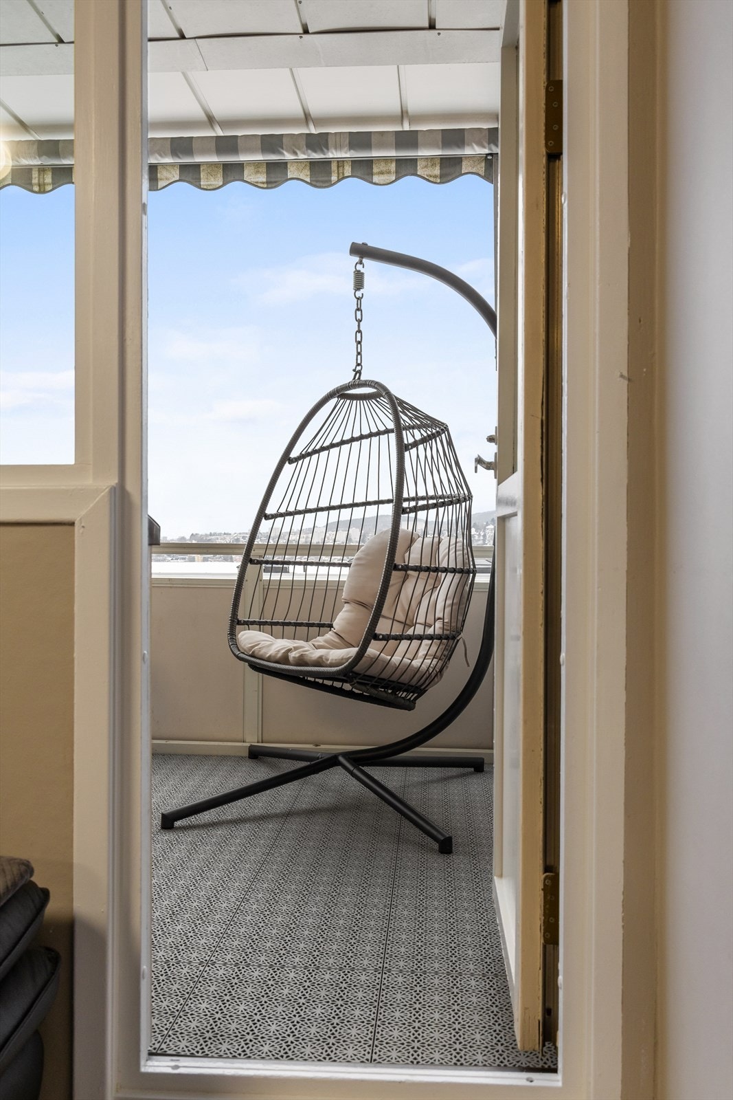 Balkongdøren gir en fin overgang mellom inne- og uterom Galleribilde