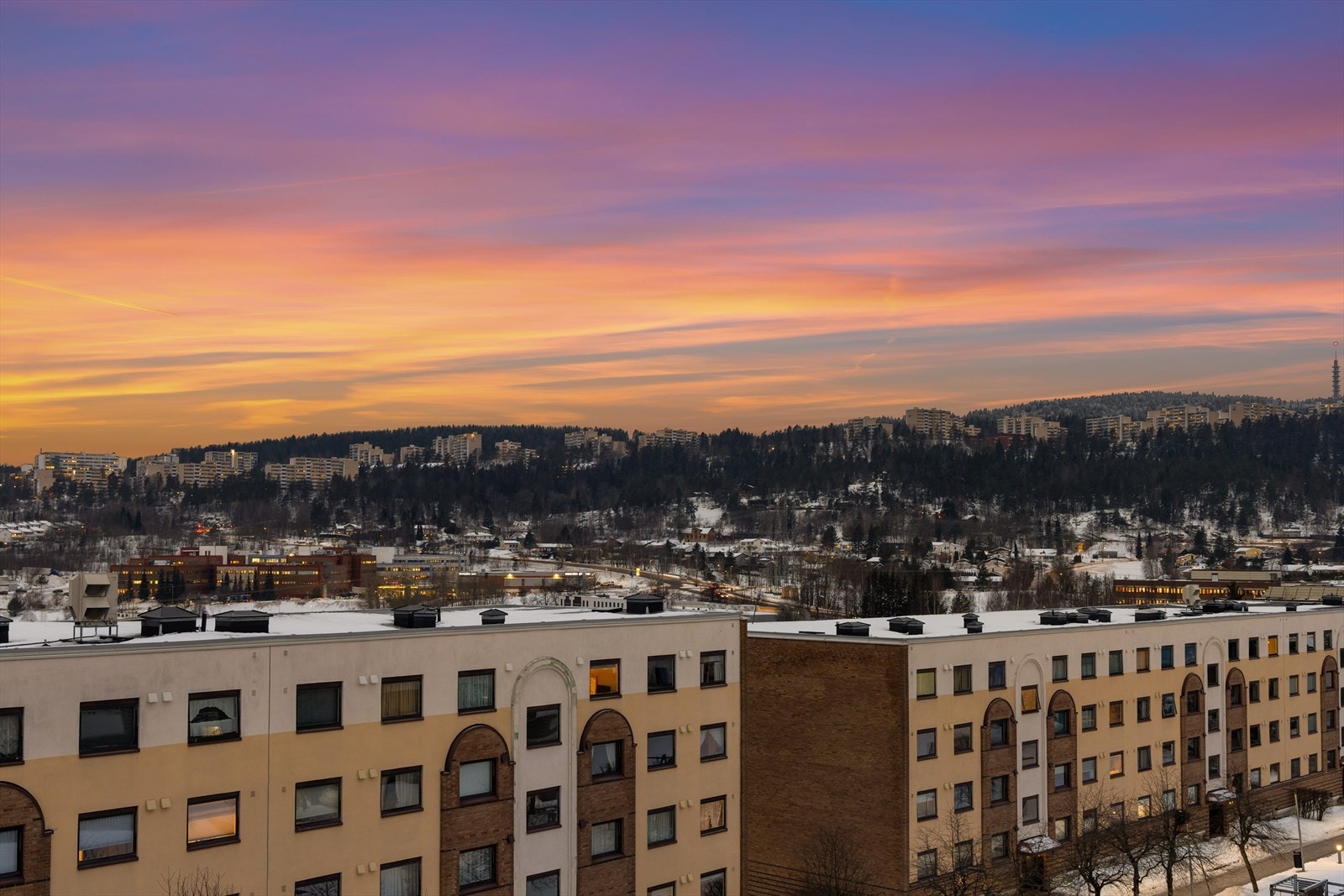 Området er preget av blokkbebyggelse og grønne lunger Galleribilde
