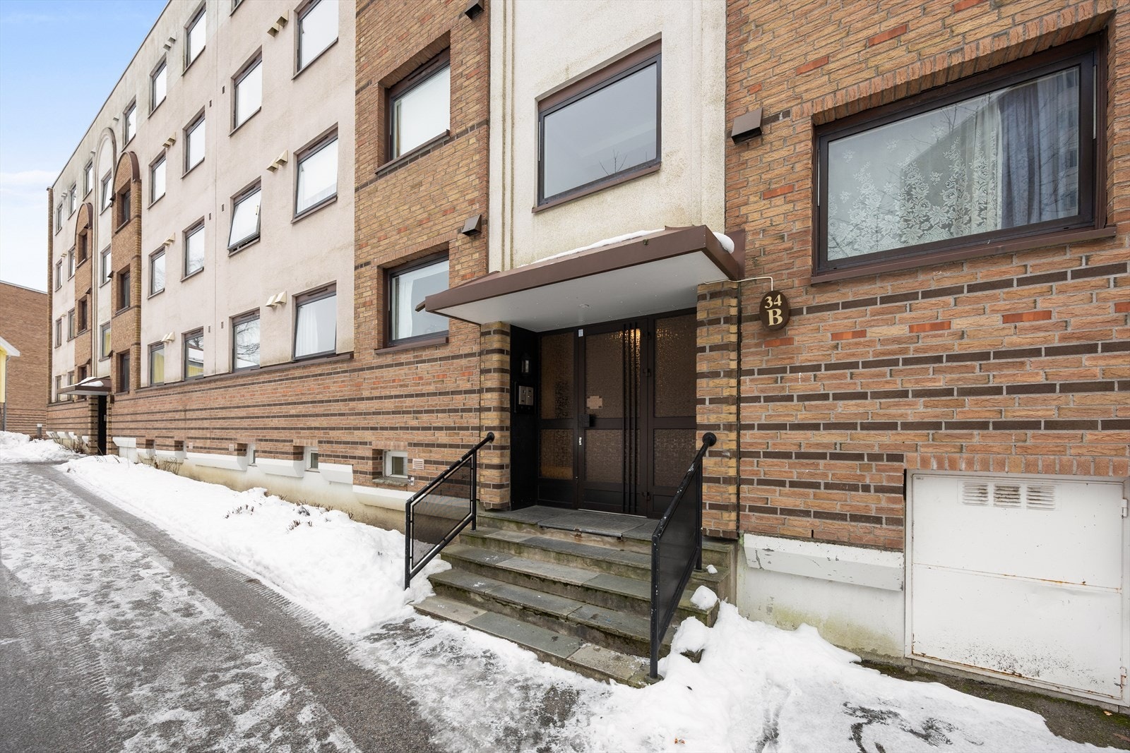 Bygget har felles trapperom i betong og dørcallinganlegg Galleribilde