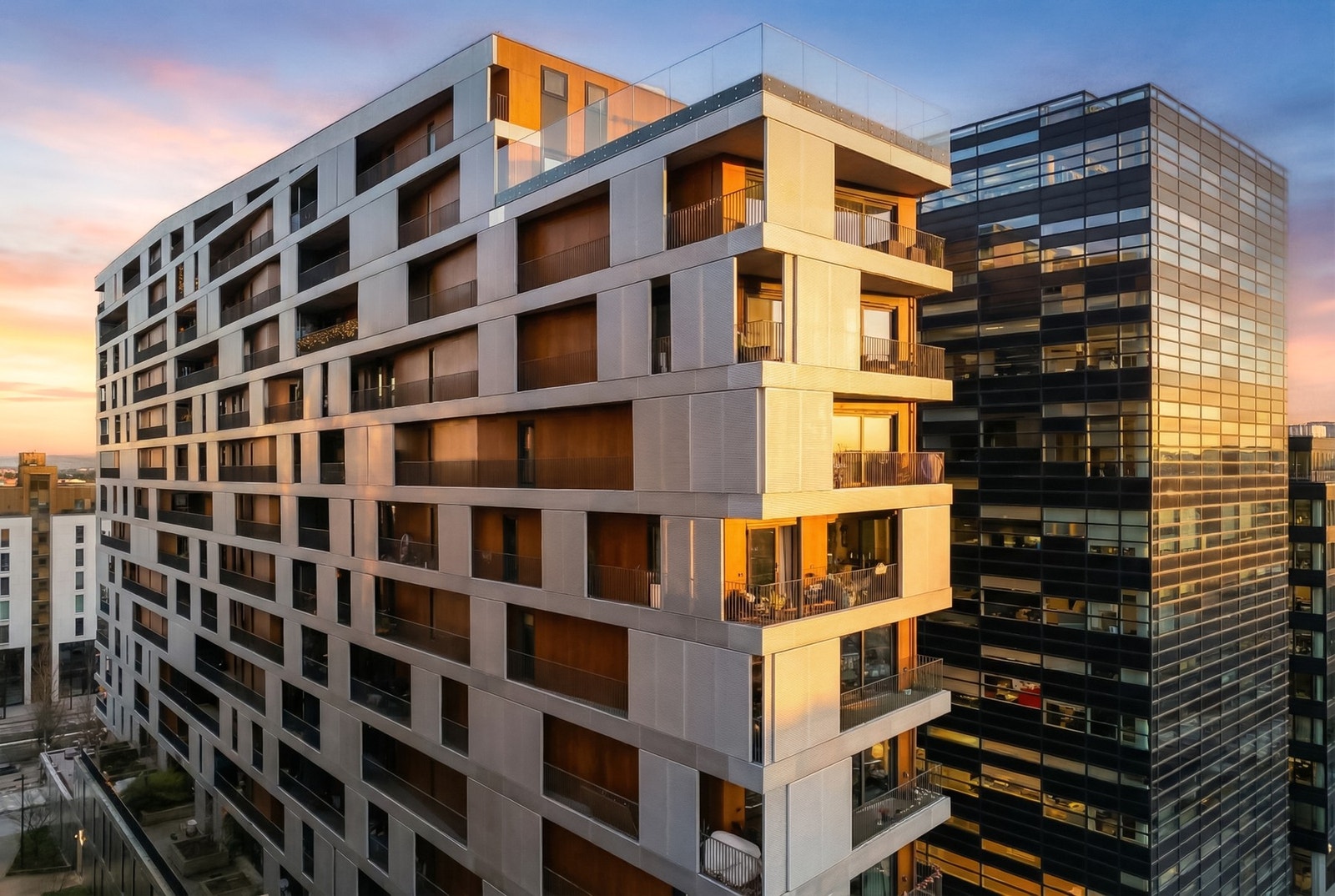 - Bygget er tegnet av arkitektkontoret MAD (MAD arkitekter), som også har gitt navn til bygget - Galleribilde