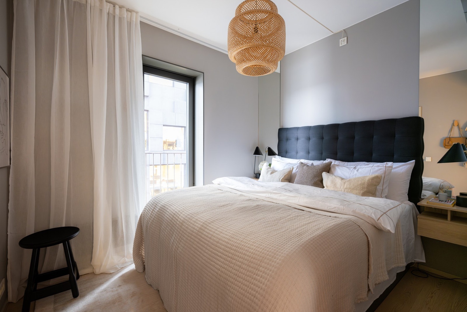 - Rommet er av perfekt størrelse, og ligger delvis skjermet til - Galleribilde