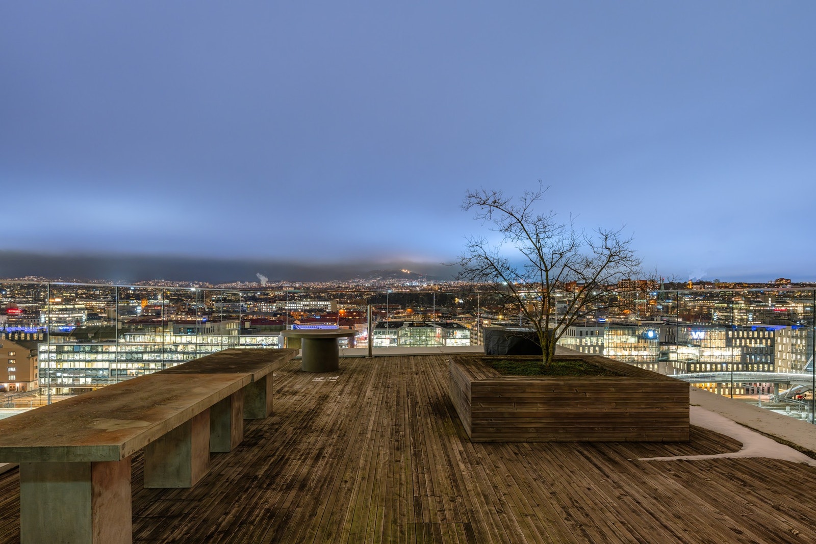 - Sameiet disponerer to felles takterrasser med flott utsikt over Oslo - Galleribilde