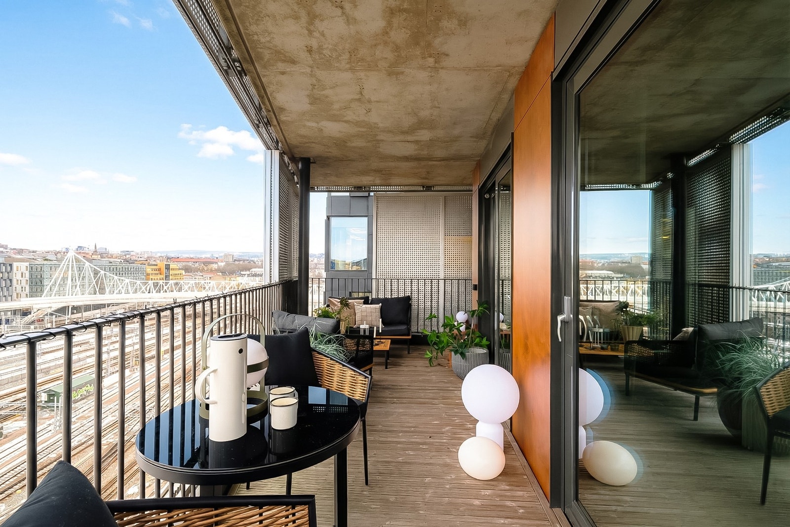 - Balkongen er på hele 26 m² med god plass til diverse utemøblement - Galleribilde