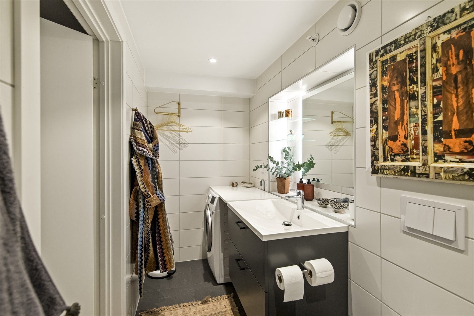 Det er opplegg til vaskemaskin og tørketrommel. Galleribilde