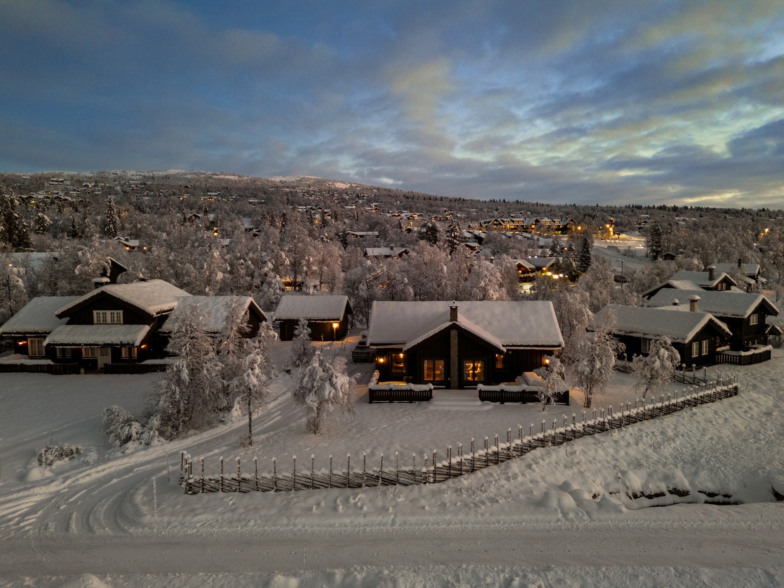 Eiendomsmegler Ida Follinglo presenterer denne flotte og innbydende fritidseiendommen Galleribilde