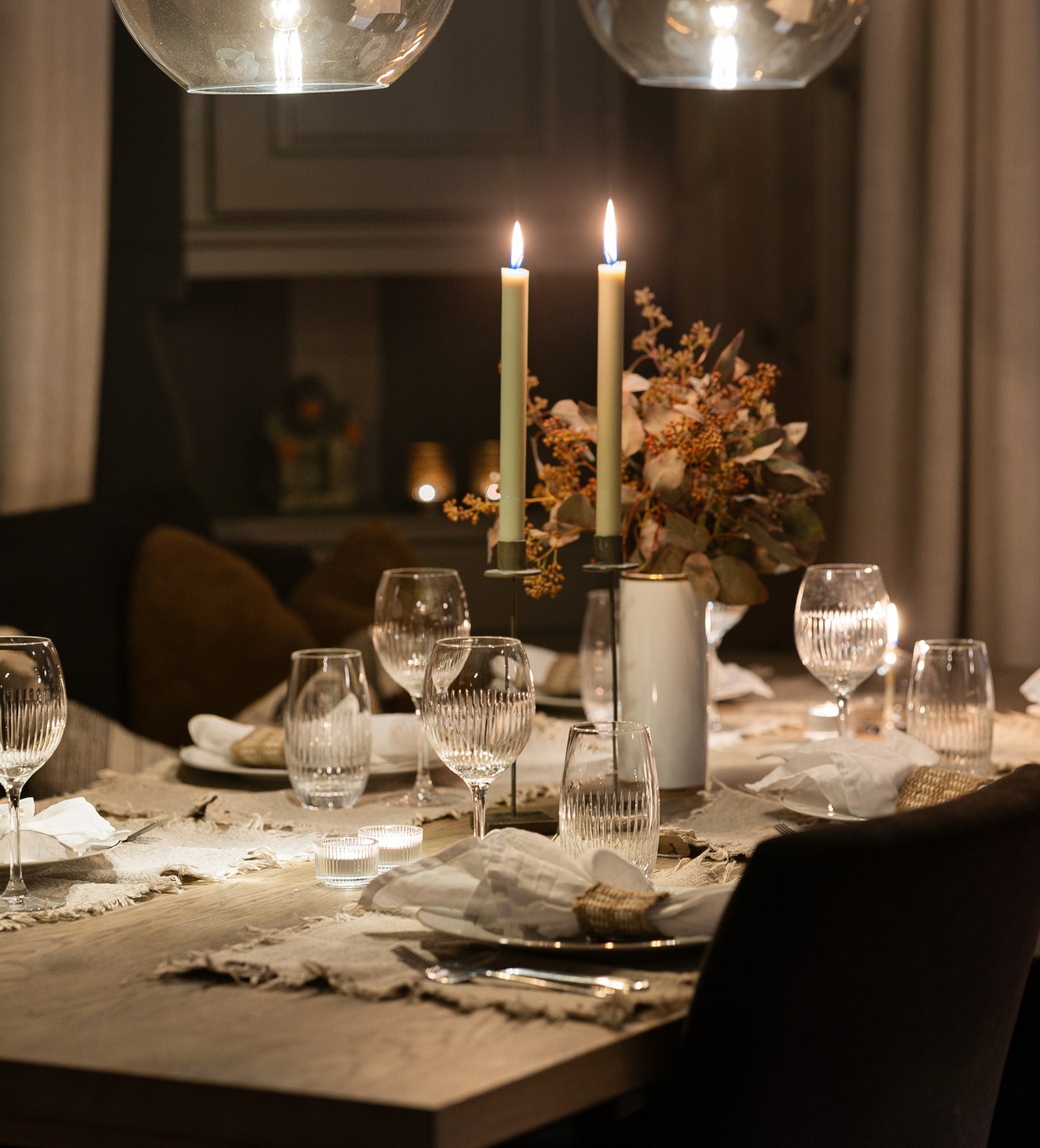 Plassen man bruker mye tid er rundt spisebordet. Her får man en ekstra god atmosfære da spiseplassen ligger i tilknytning til både stue og kjøkken Galleribilde