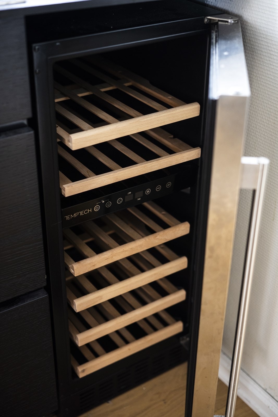 Kvalitetsgode hvitevarer medfølger. Sprekk på kokeplate, se salgsoppgave for mer informasjon. Galleribilde