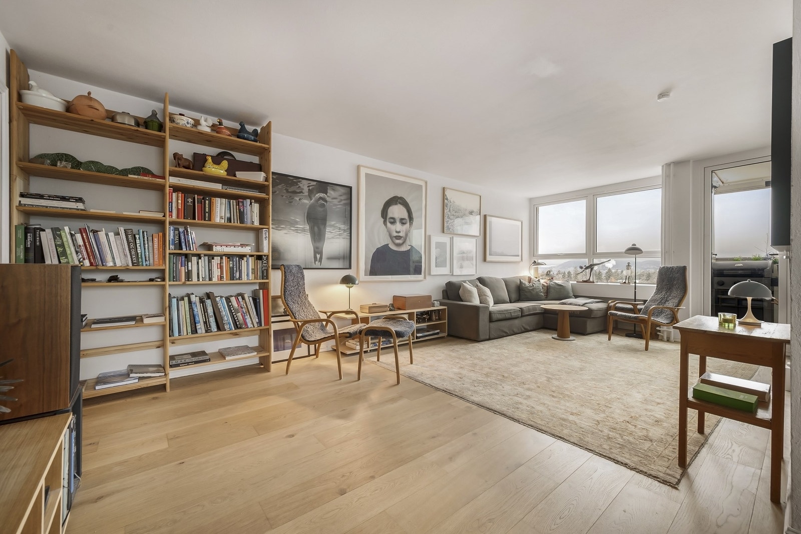 Merk størrelsen på stuen. Galleribilde