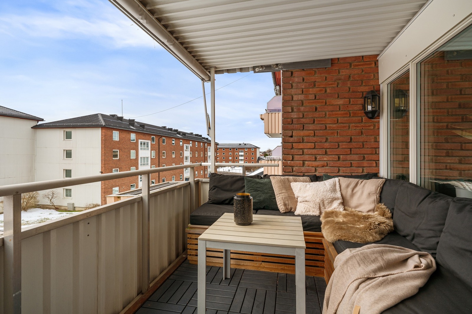 Selger opplyser om sol på balkongen fra morgenen og frem til ca. kl. 18 på sommertid. Galleribilde