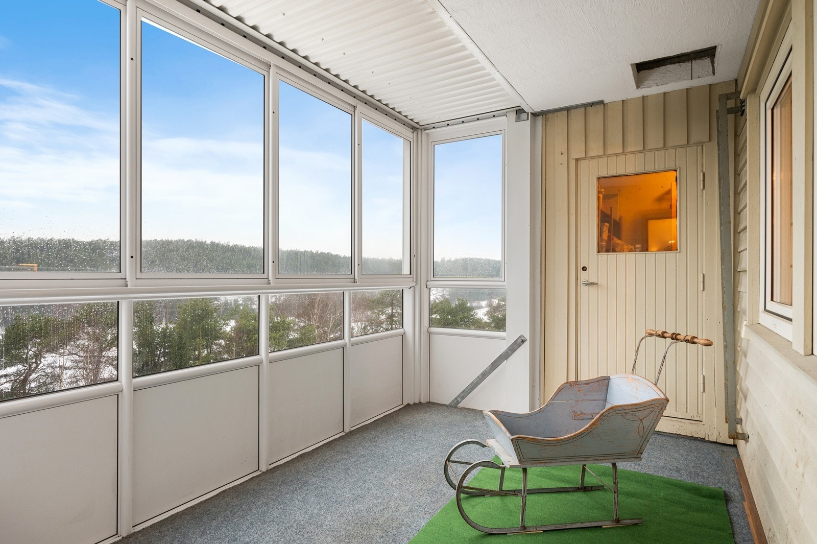 Romslig innglasset balkong Galleribilde