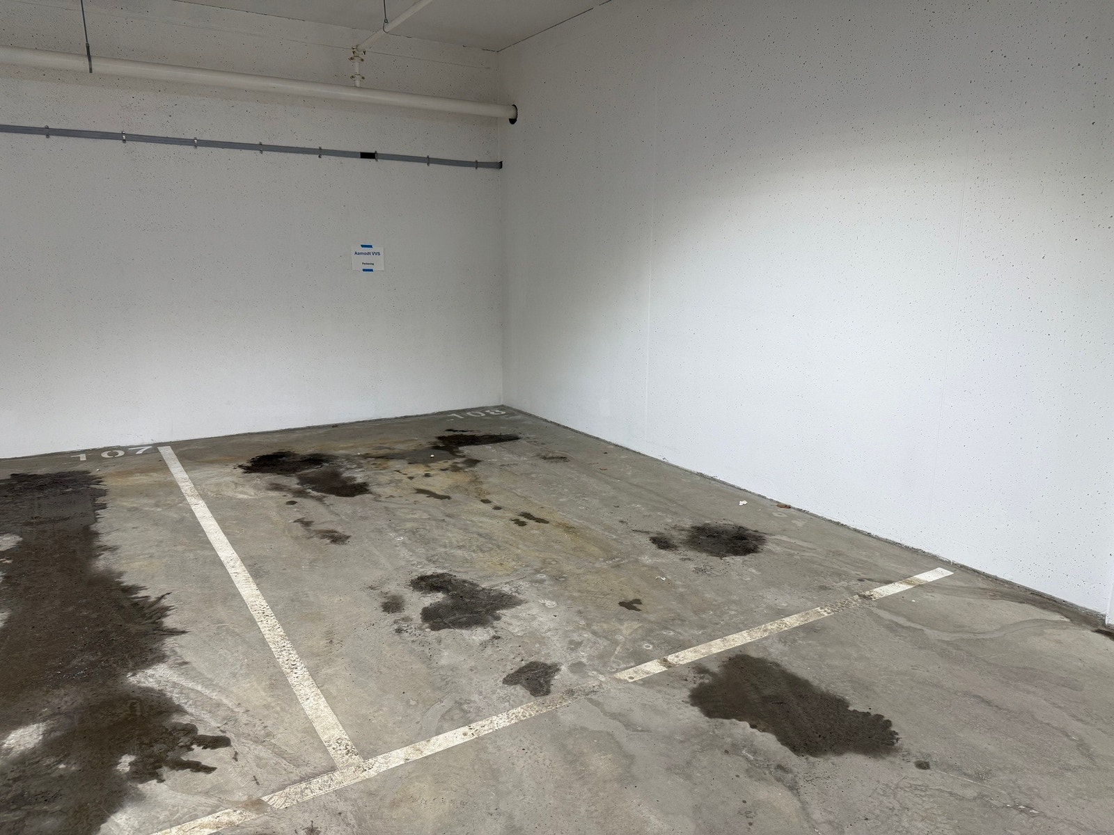 Parkeringsplass i garasjekjeller medfølger Galleribilde