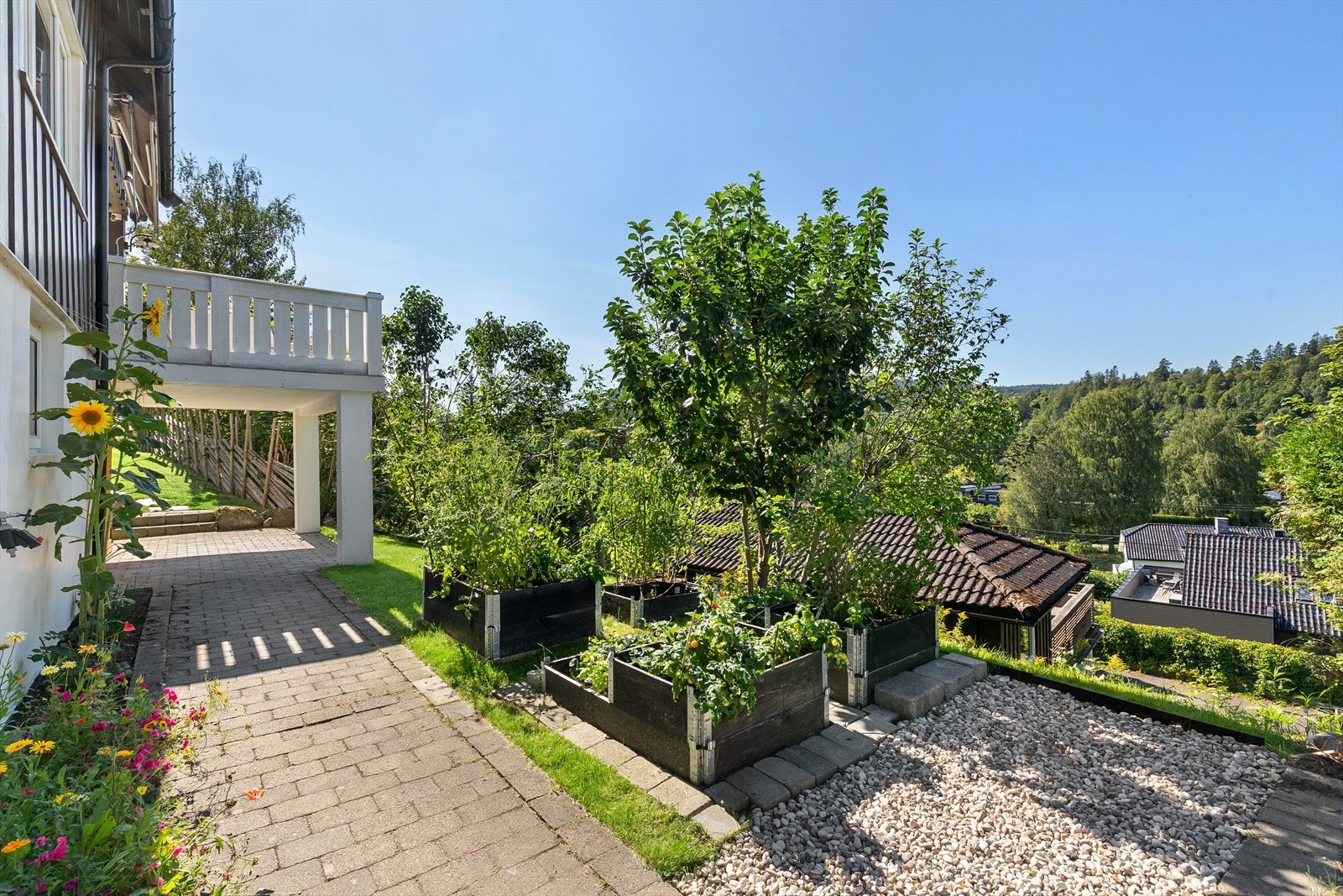 Forsiden av huset er også pent opparbeidet Galleribilde