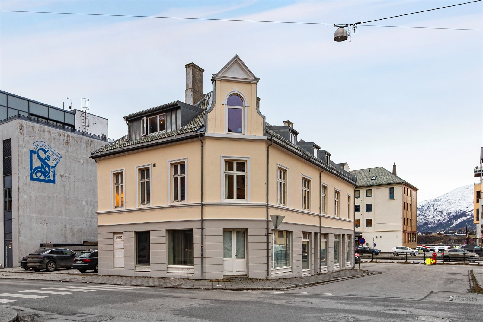 Møremegling ved Brynjar S. Bergesen presenterer Røysegata 8C. Galleribilde