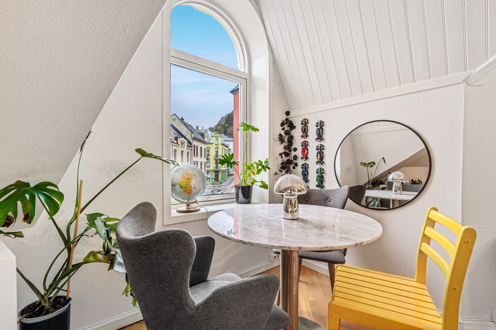 Fin utsikt mot byen. Galleribilde