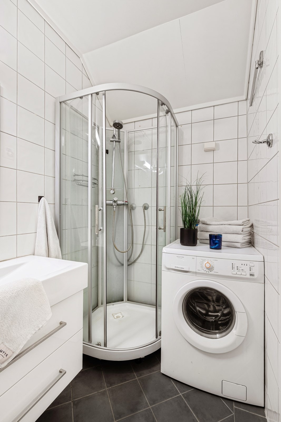 Her er opplegg for vaskemaskin. Galleribilde