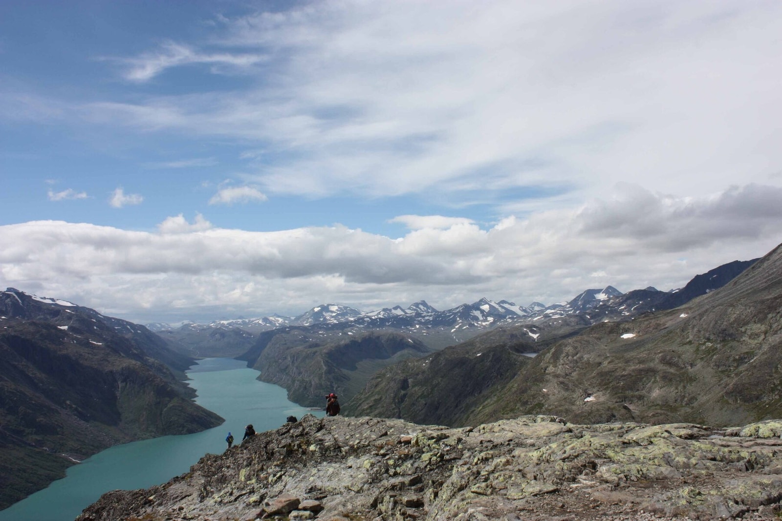Besseggen - et populært turmål kun 15 min unna med bil til Gjendesheim. Galleribilde