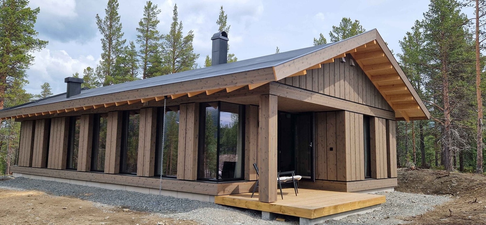 Utvendig er hytta grunnet med ett strøk fra fabrikk Galleribilde