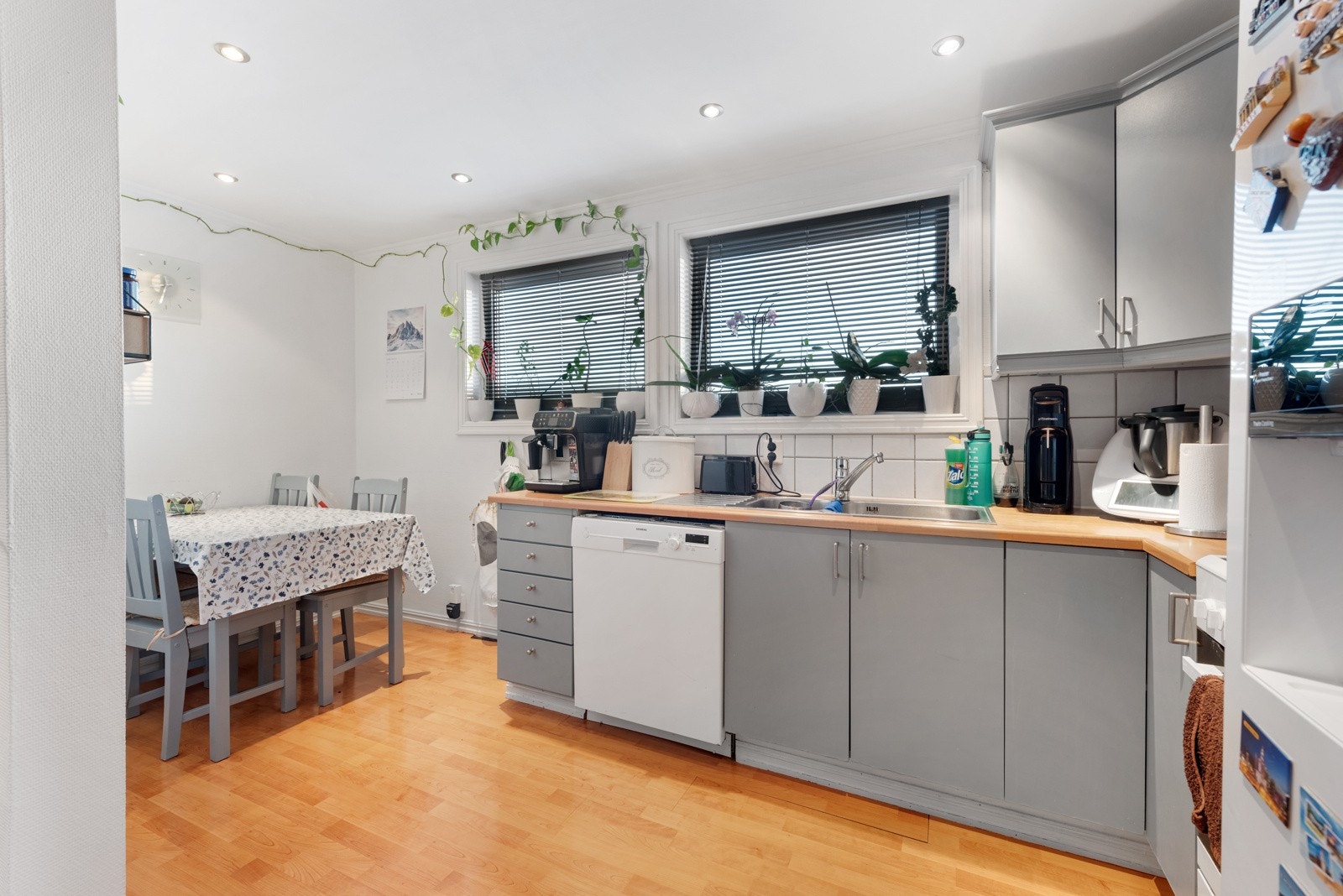 Det er god størrelse på kjøkkenet Galleribilde