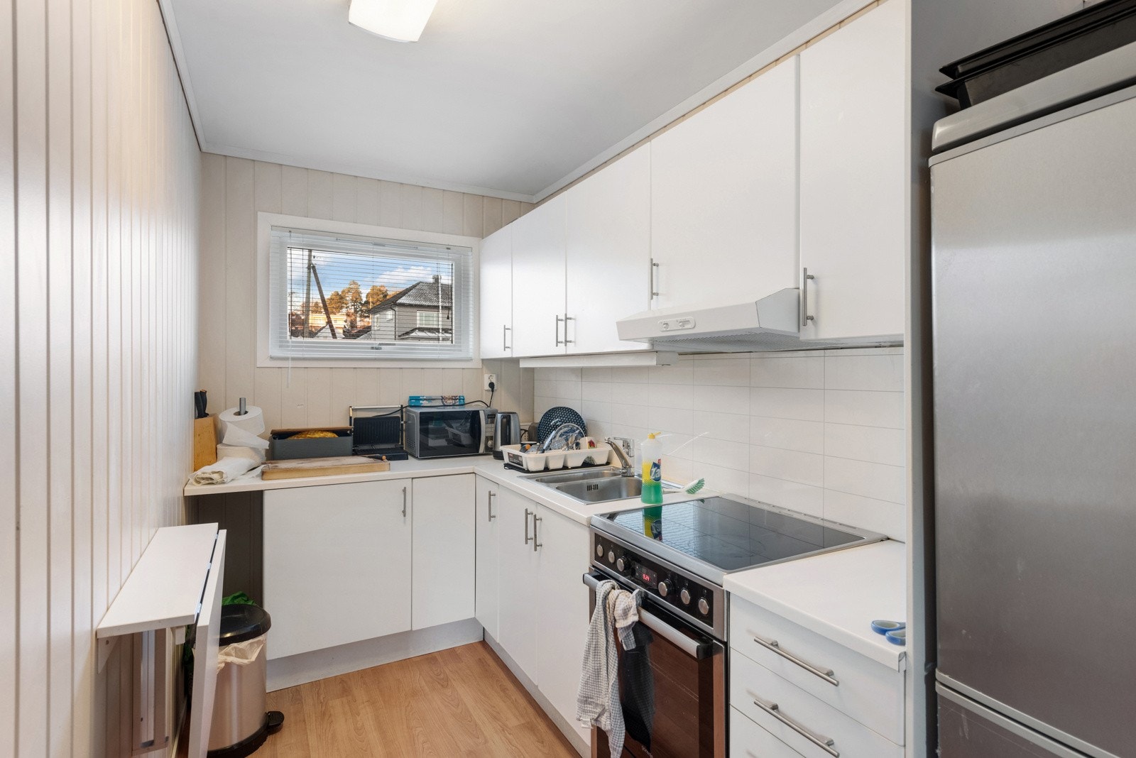 I leiligheten 1.etasje nord er stue og kjøkken i åpen løsning Galleribilde