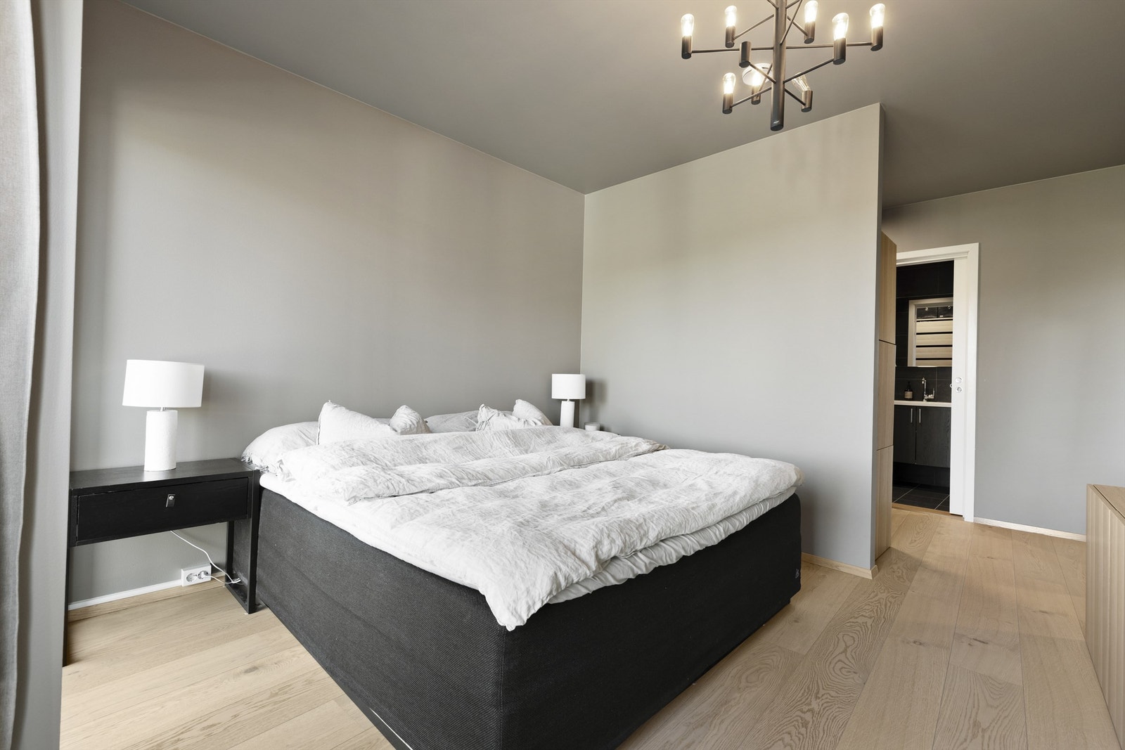 God takhøyde i rommet. Galleribilde