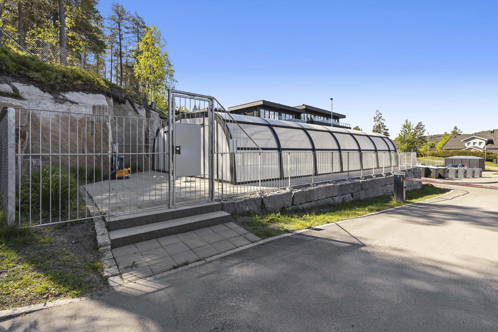 Felles svømmebasseng for sameiet. Galleribilde