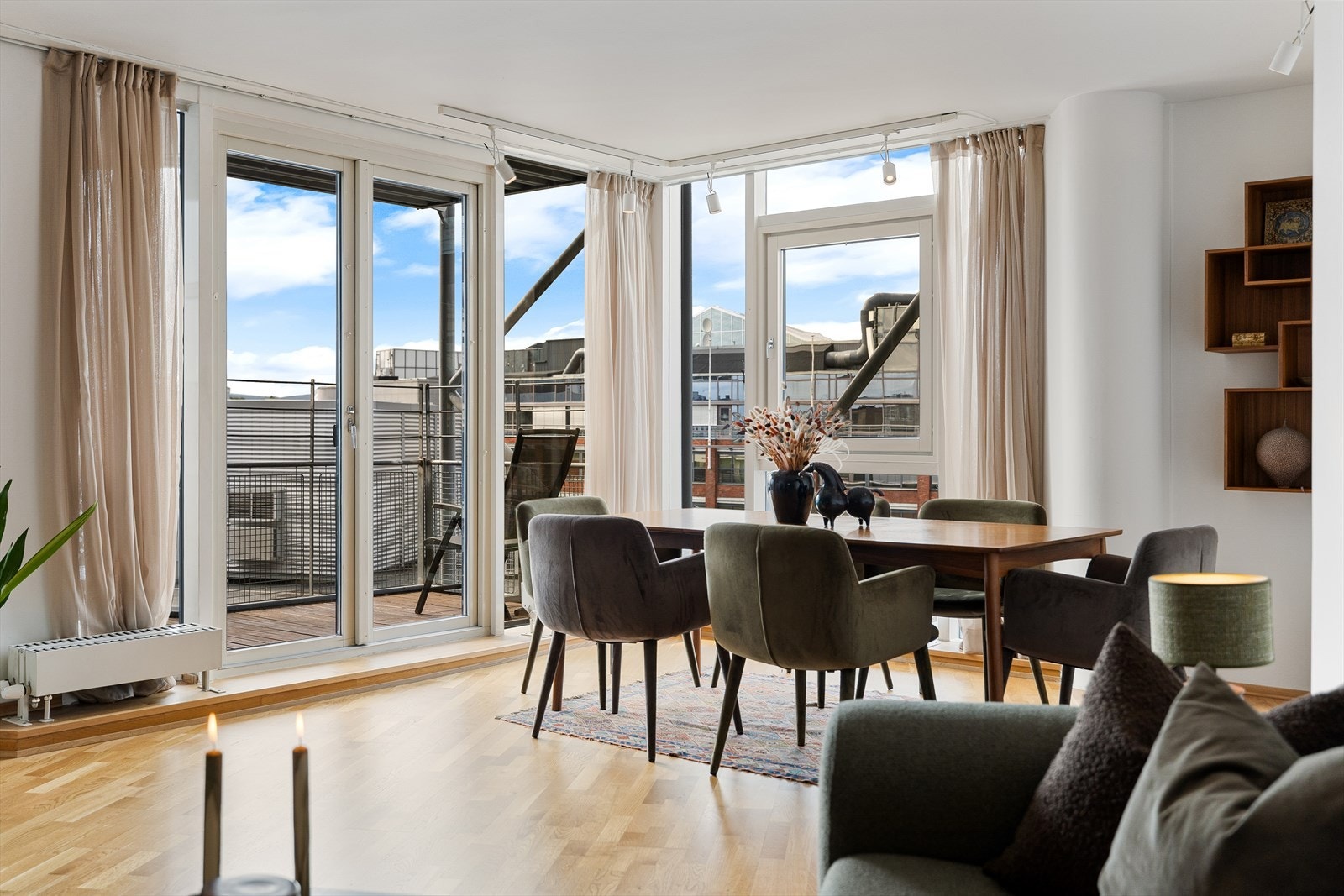 Stian M. Baklie har gleden av å presentere Bryggegata 22! Galleribilde