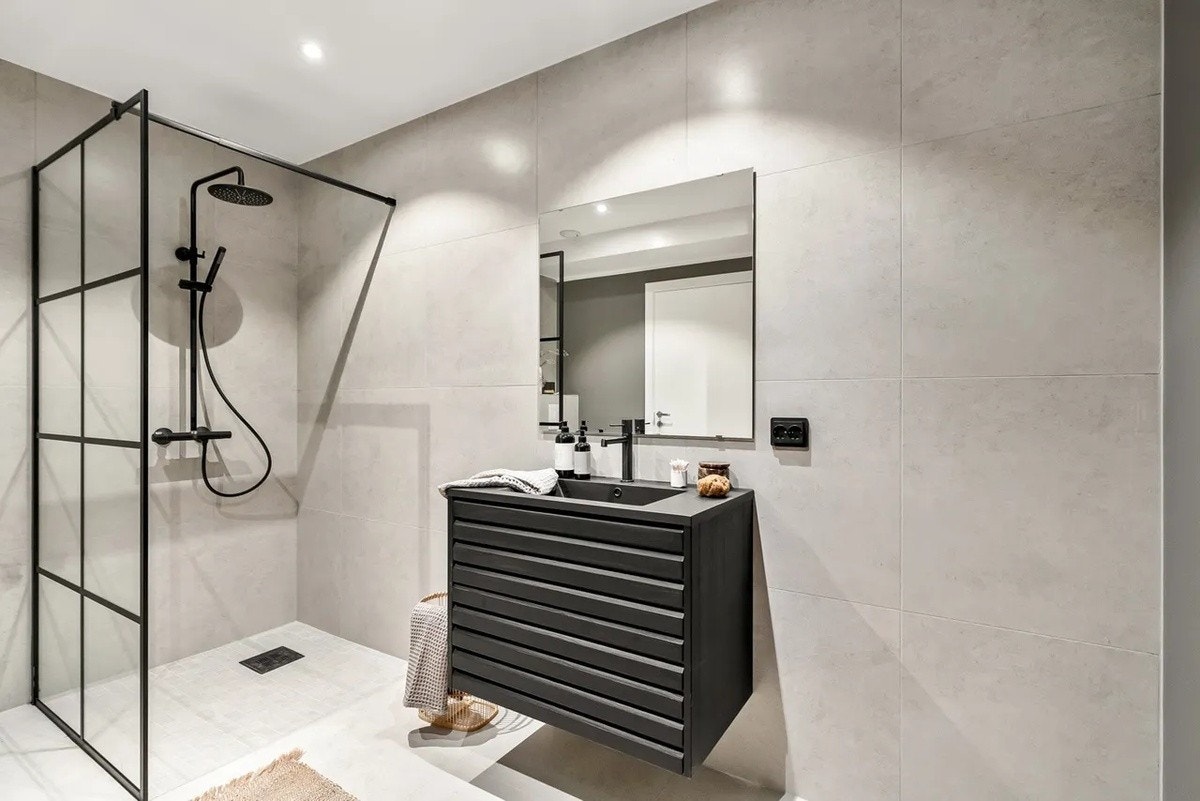 Felles bad. Galleribilde