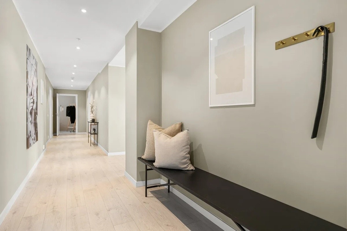 Èntre/gang. Galleribilde