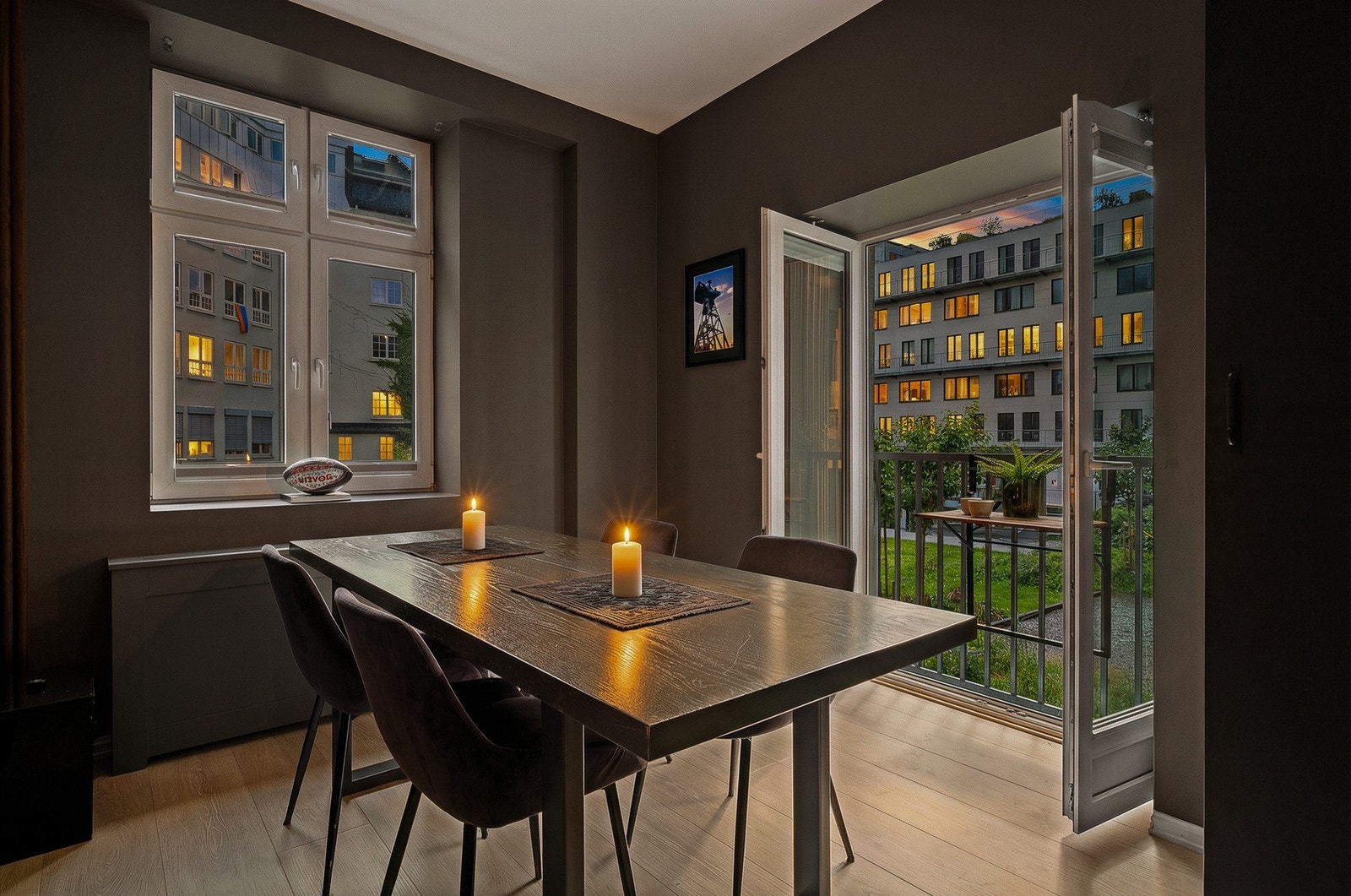 Fra stuen er det tilgang til en flott fransk balkong, vendt mot sydvest. Galleribilde