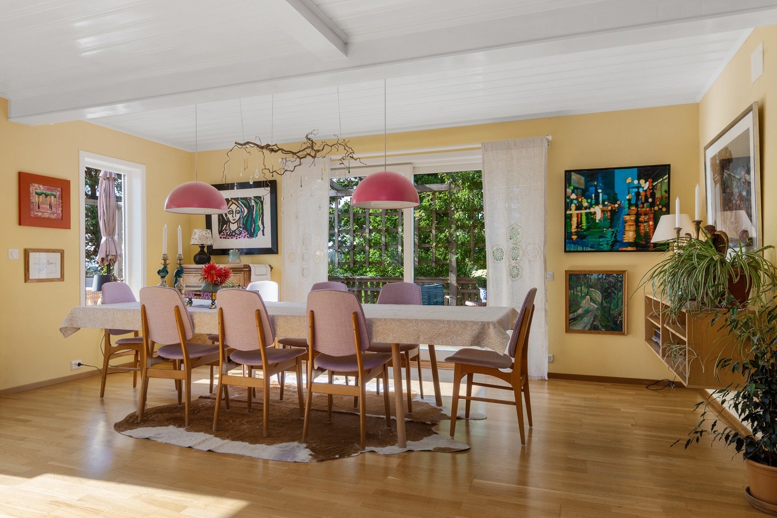 God plass til stor spisestue Galleribilde