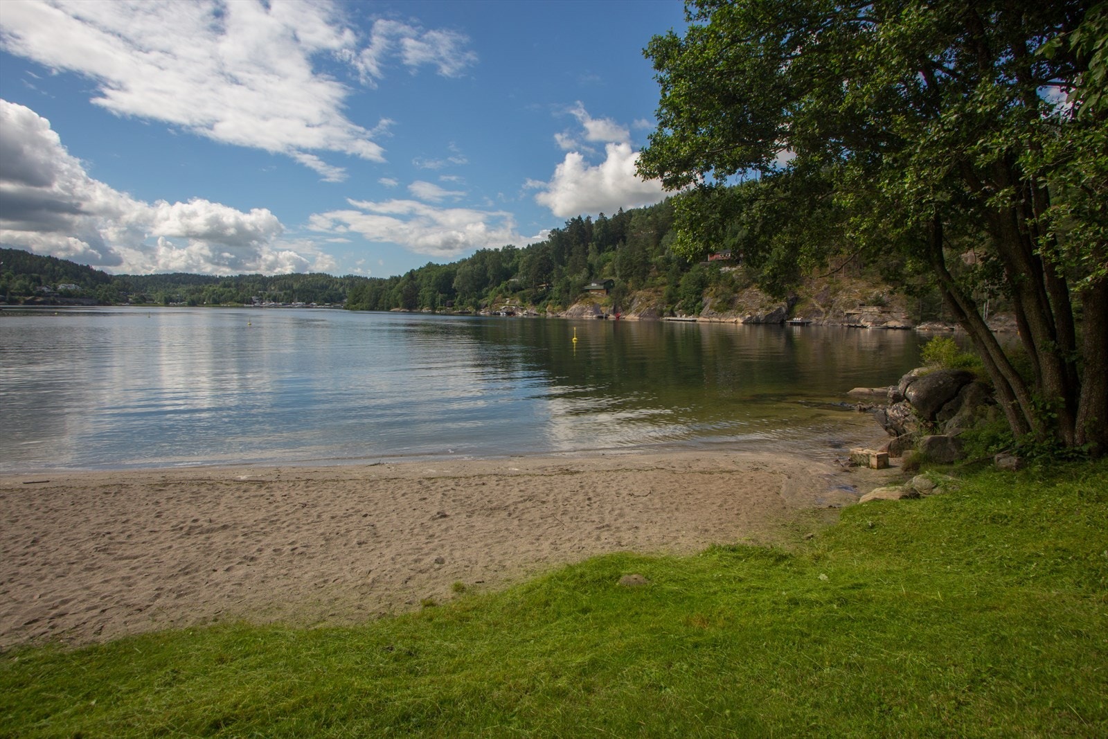 Fine badeplasser ved Nesset innerst i Bunnefjorden. Galleribilde