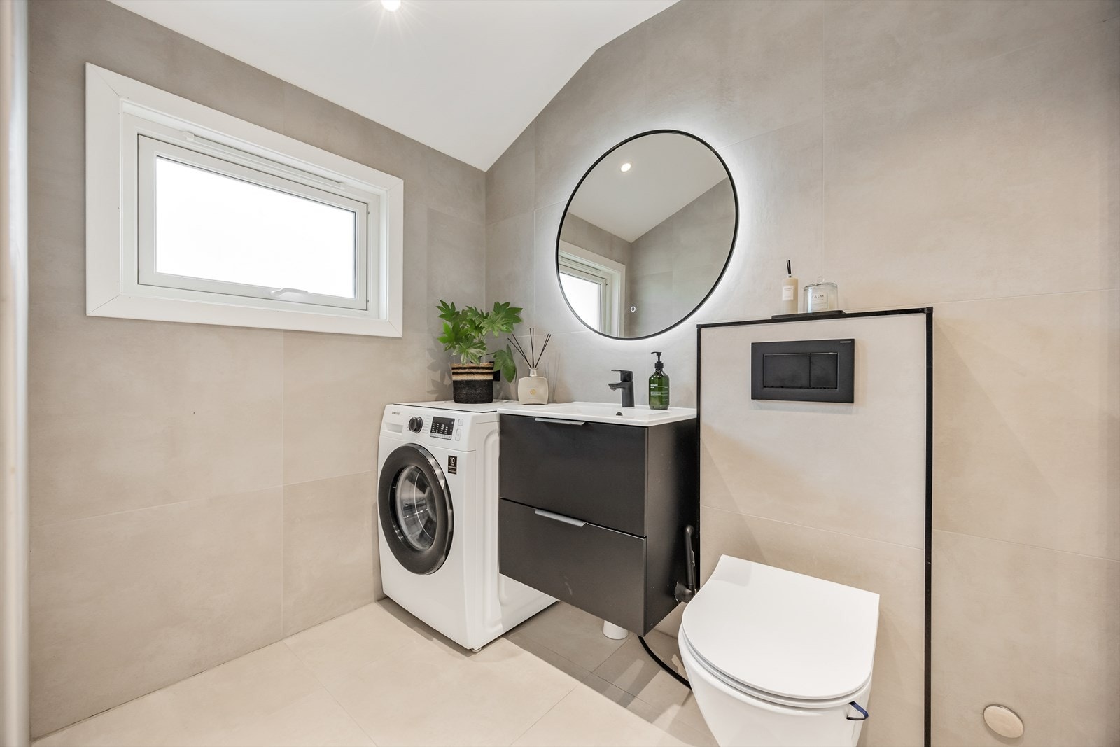 I tillegg er det opplegg og plass til vaskemaskin Galleribilde