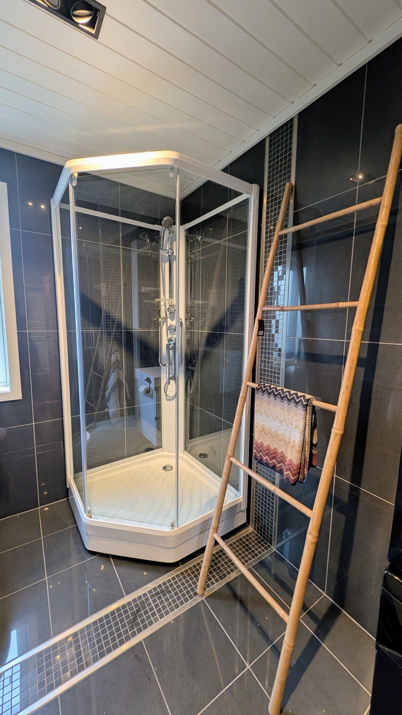 Dusjkabinett på bad Galleribilde