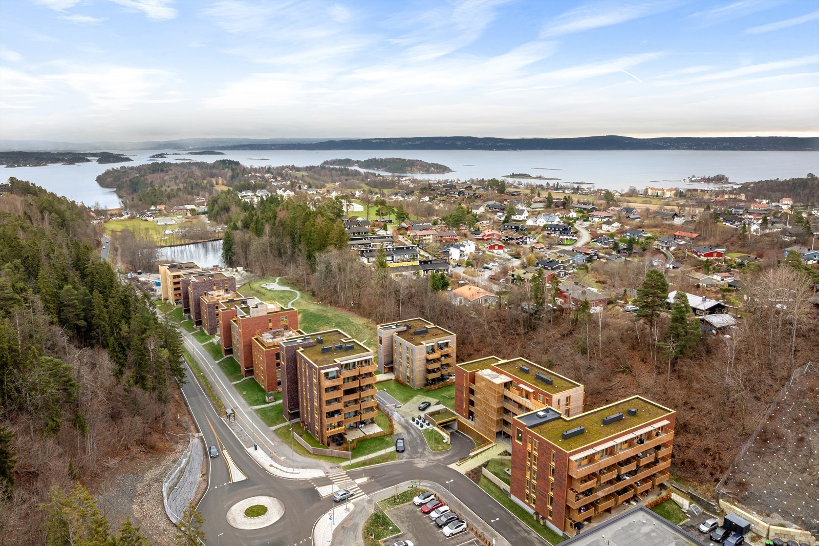 Fra Langenga er det kort vei til Asker sentrum og populære Hvalstrand bad. Galleribilde