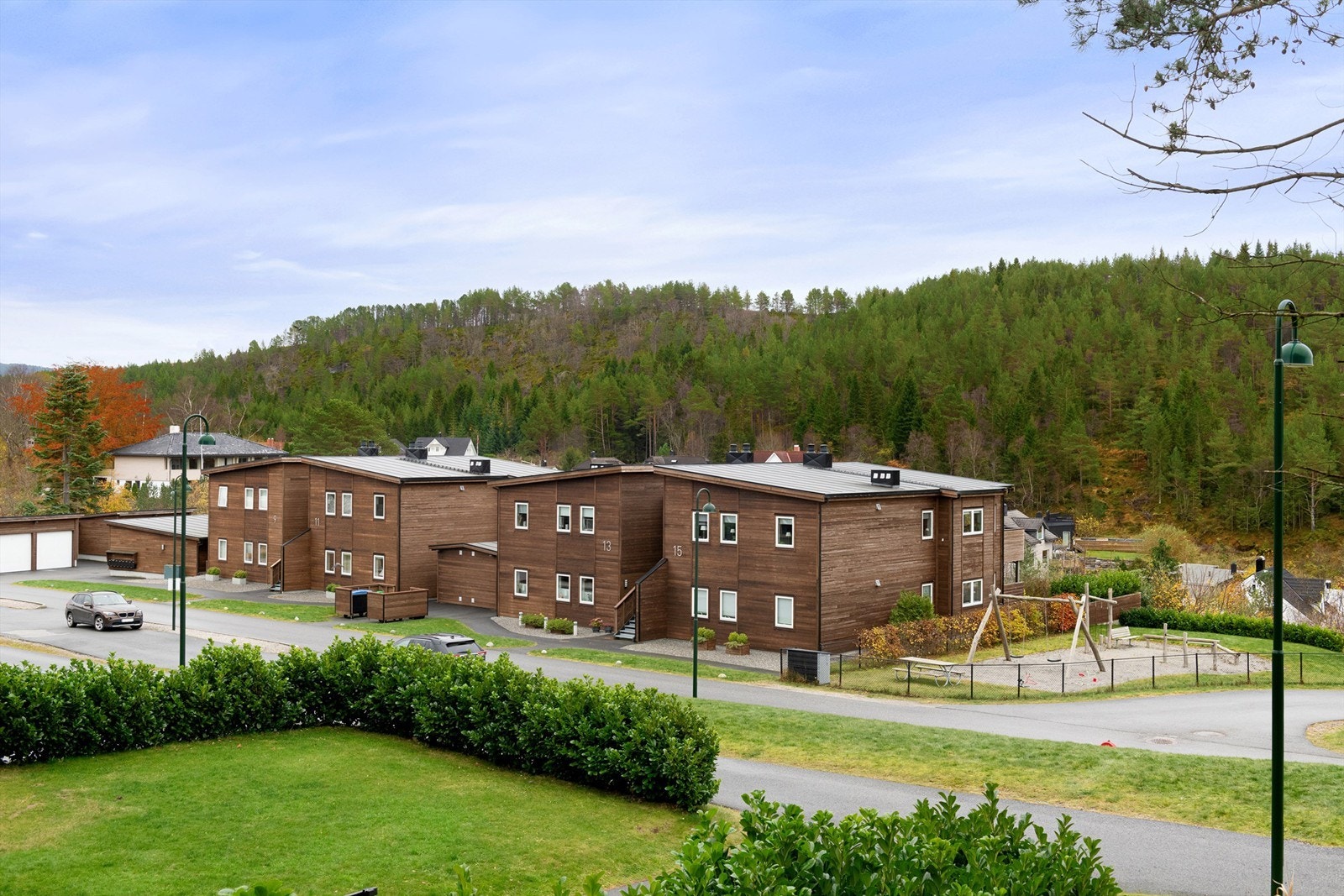 Like utenfor leiligheten har to flotte lekeplasser Galleribilde