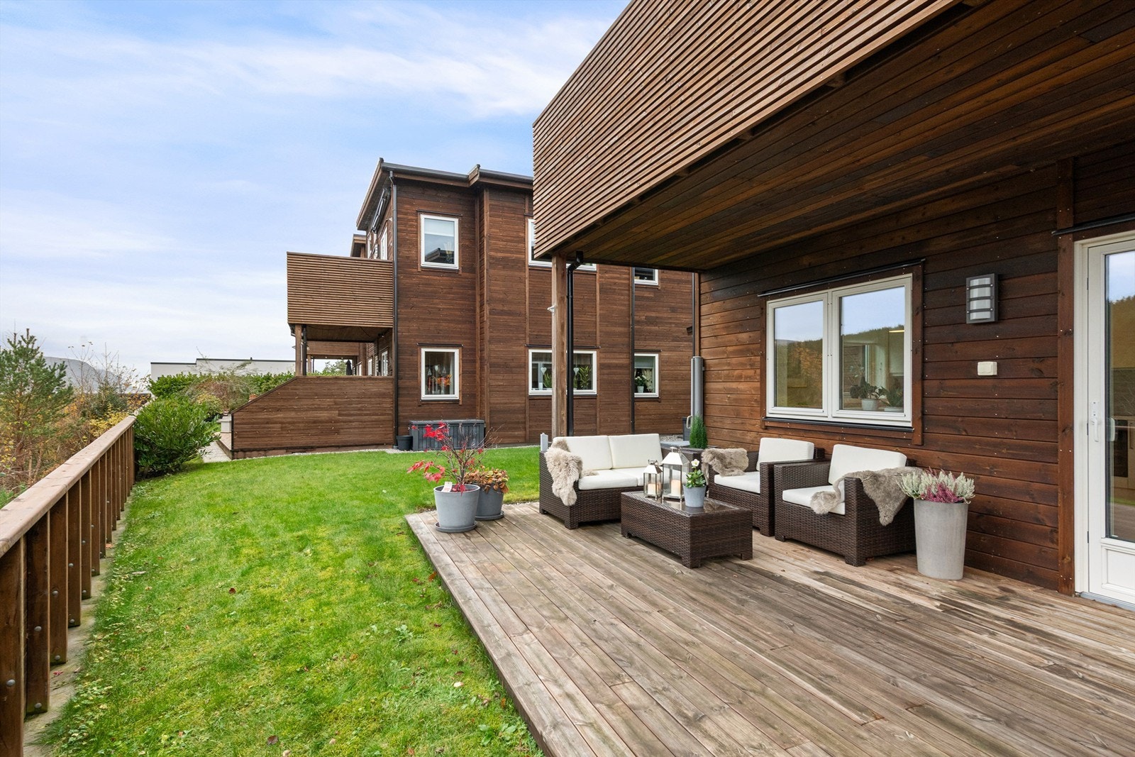 Området byr på mange fine turmuligheter med både gruslagte stier og mer kupert terreng Galleribilde