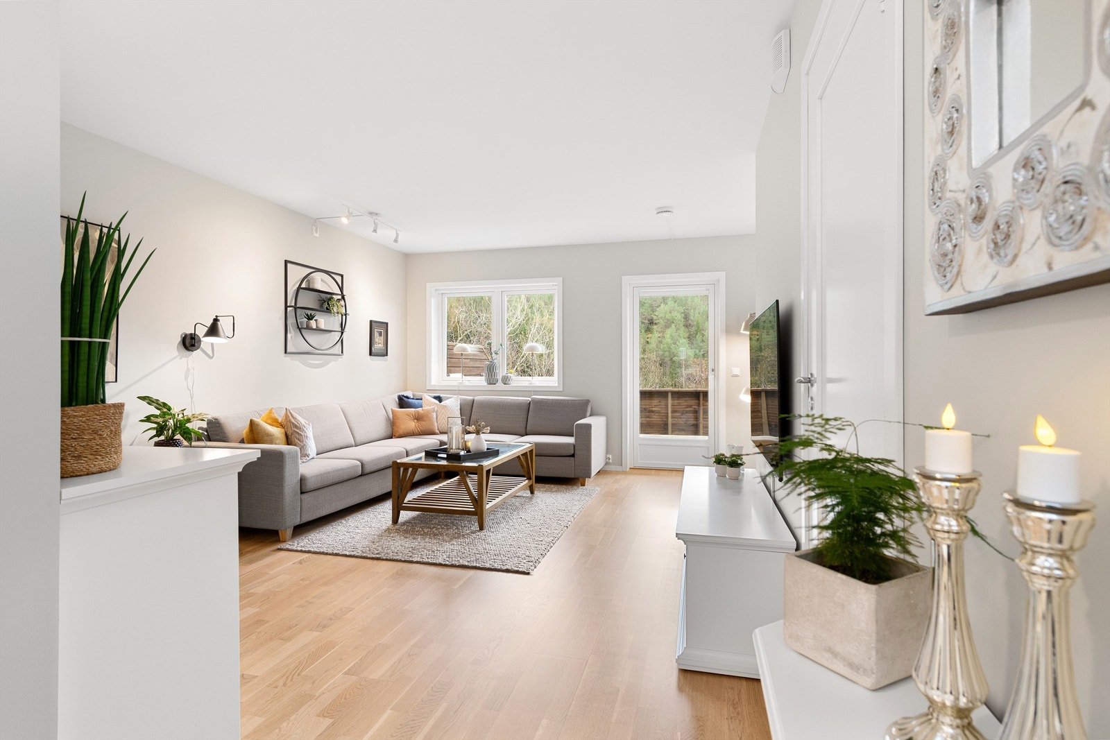 Leiligheten er på 80 kvm og inneholder entrè, stue, kjøkken, bad, 2 soverom og bod. Foto: Stian Wiik Galleribilde