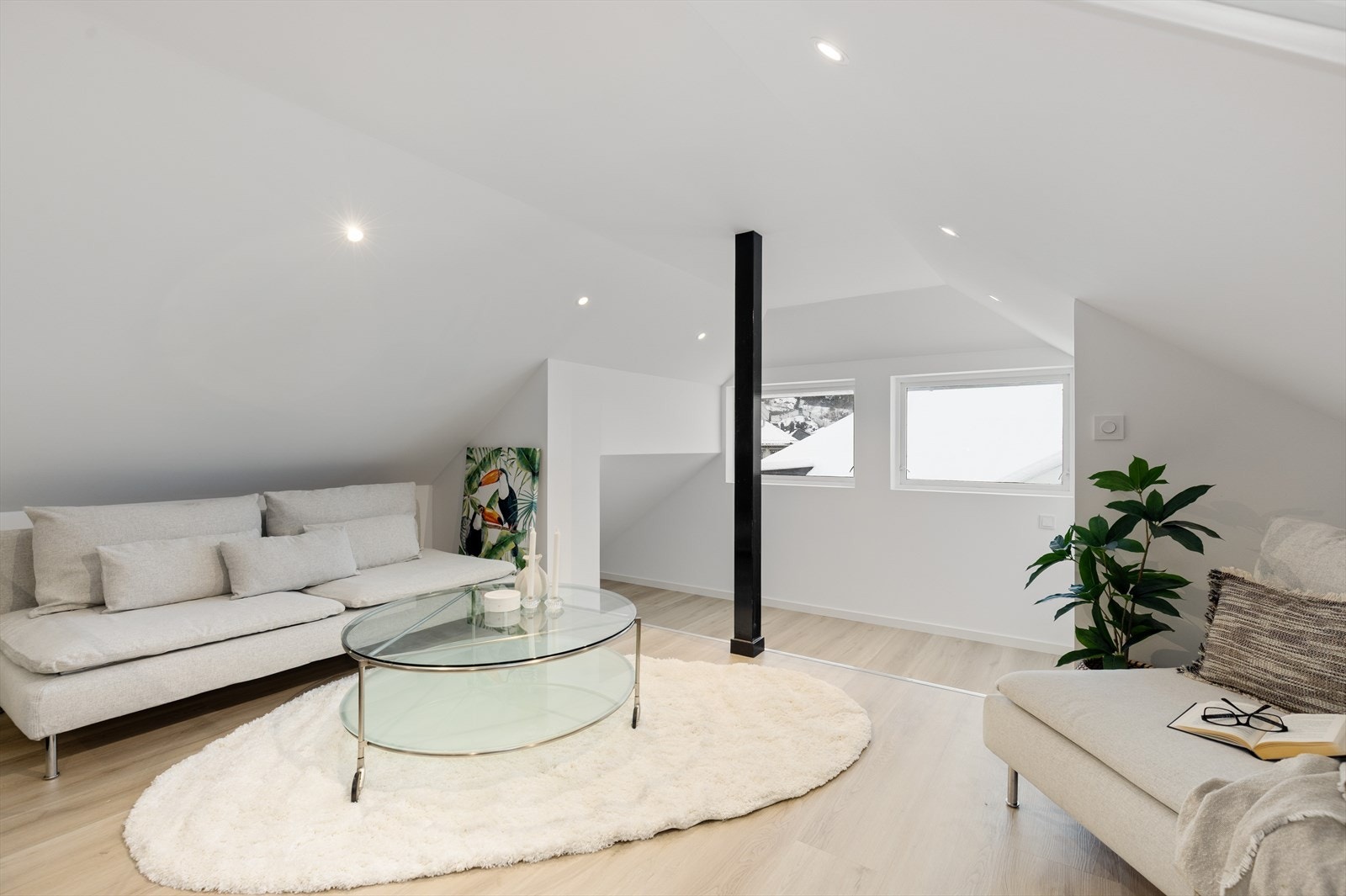 Fra mesanin er det utgang til takterrasse Galleribilde