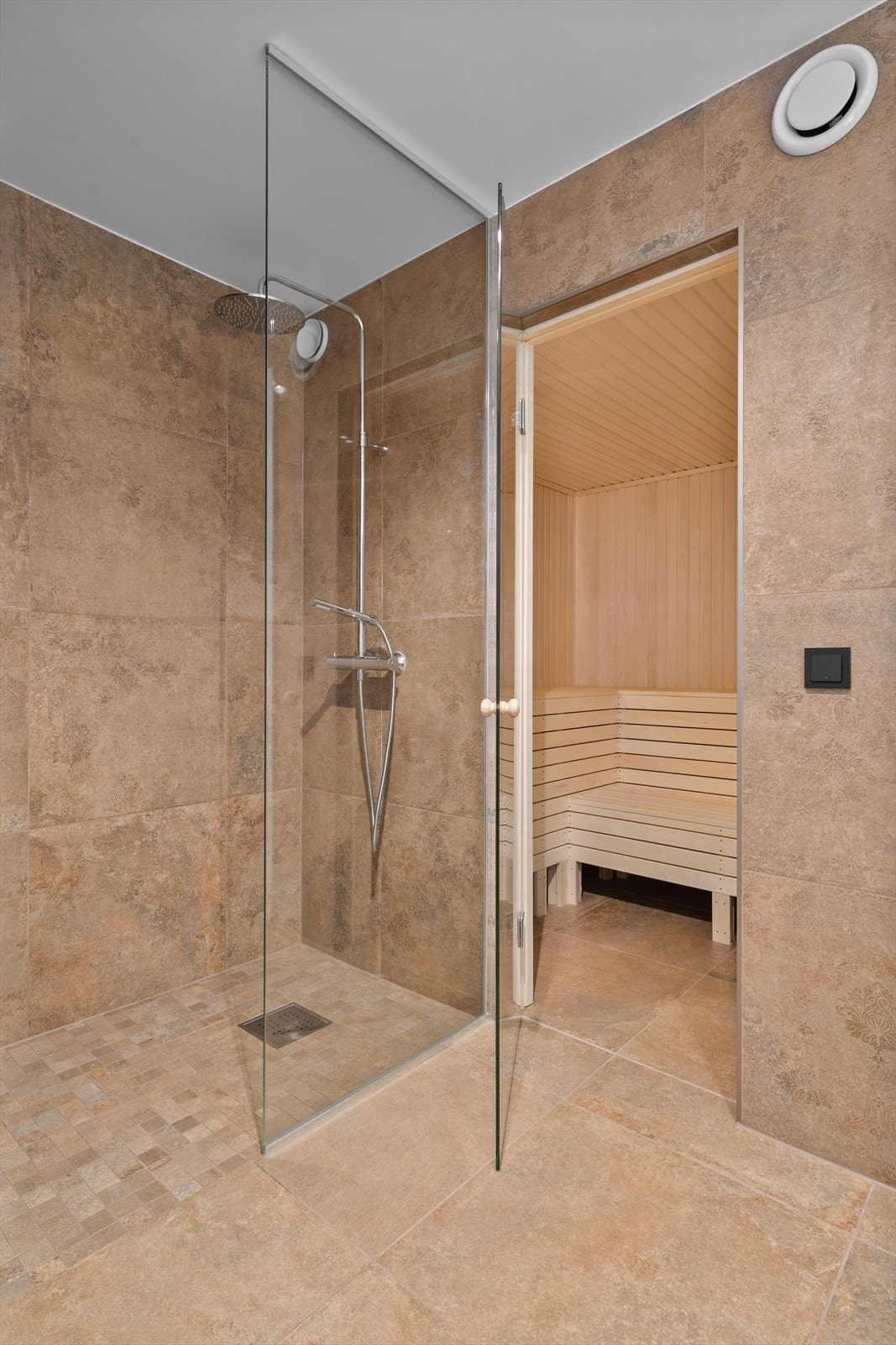 Fra badet er det adkomst til badstue Galleribilde