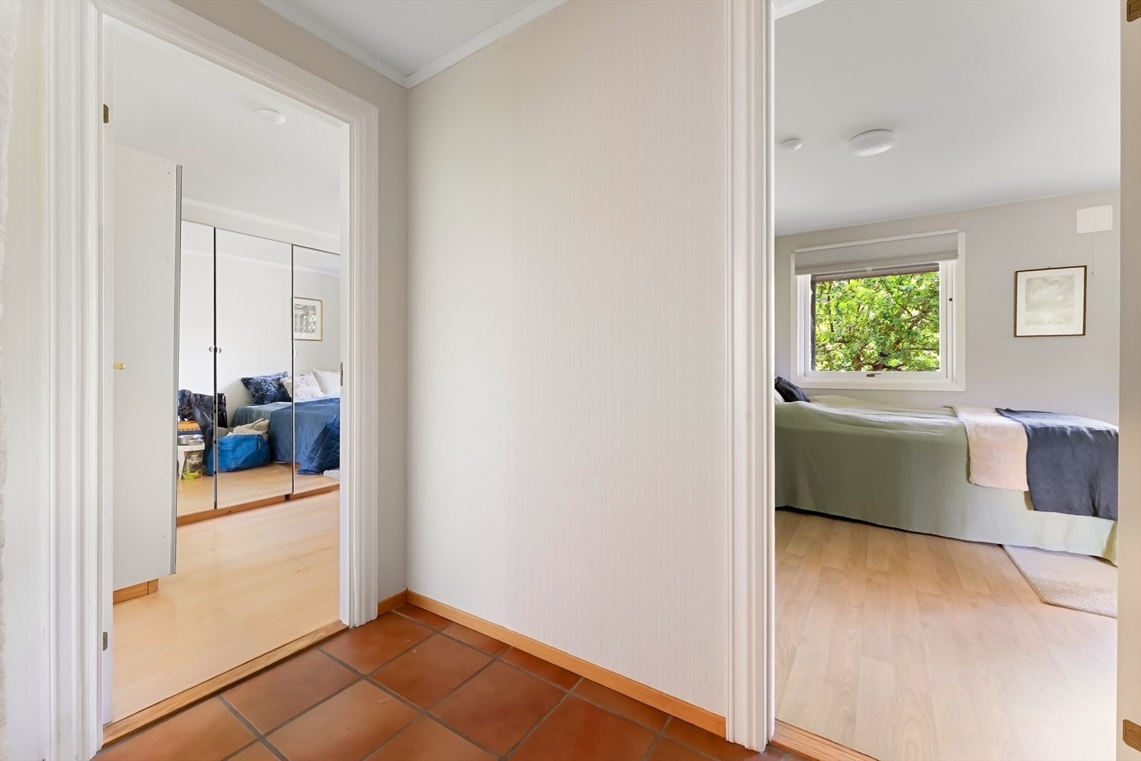 Soverommene ligger i underetasjen. Galleribilde