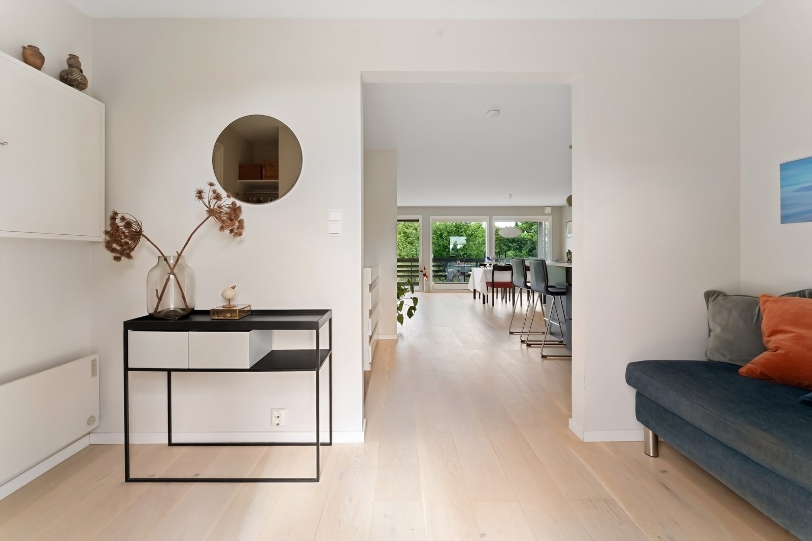 Entrè i 1 etasje som ble pusset opp i 2019. Galleribilde