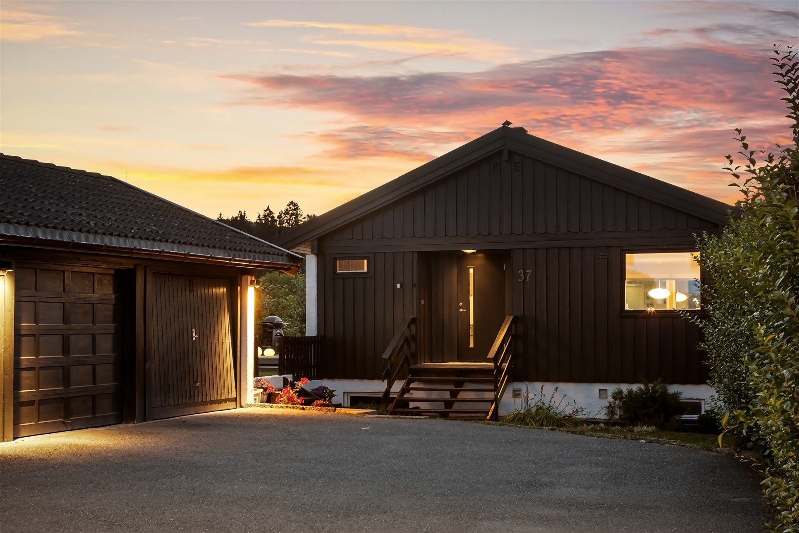 Garasje i felles rekke på 14 kvm. Galleribilde